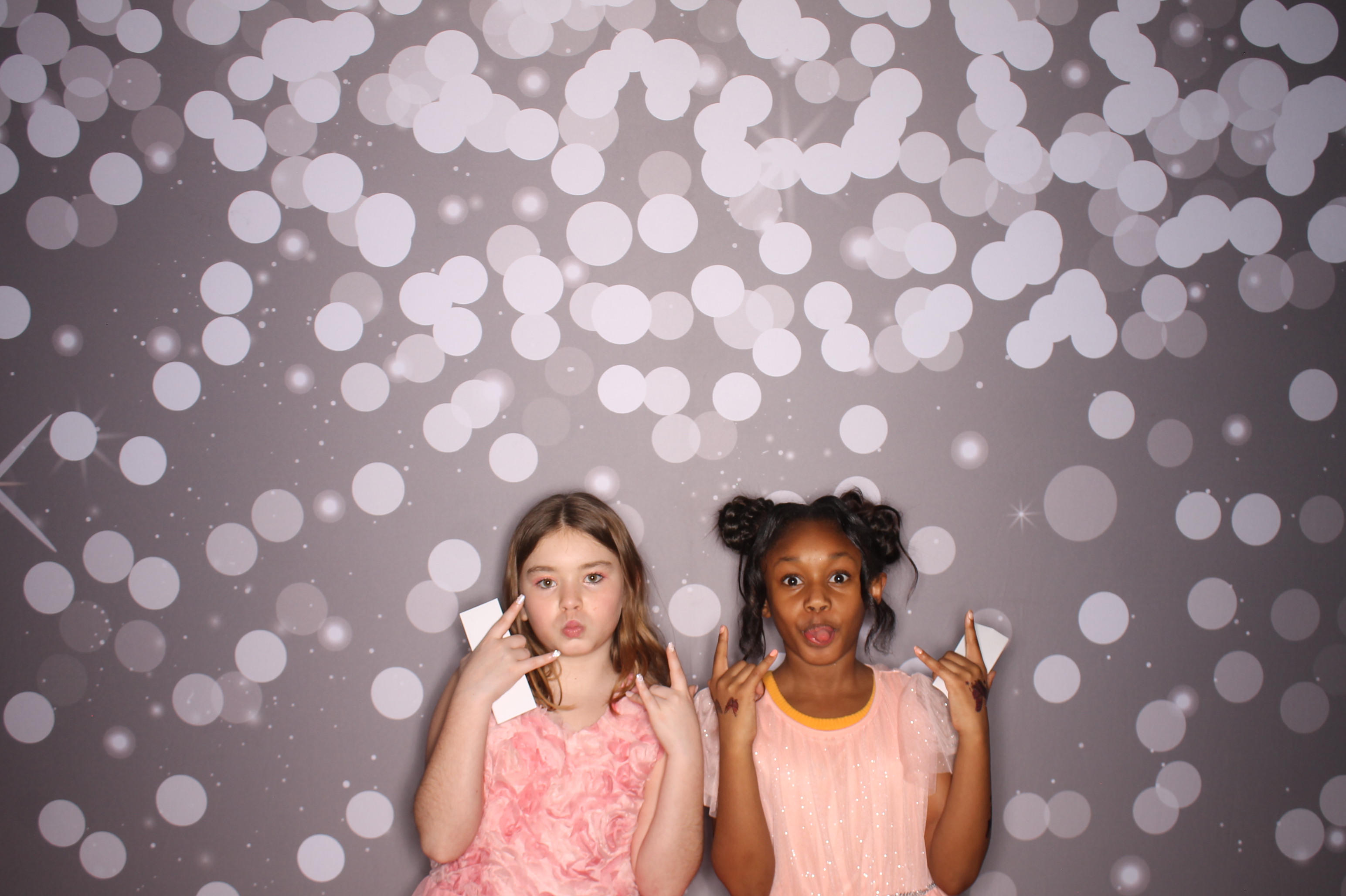 Brookwood Enchanted Father/Daughter Dance | View more photos from the event at gallery.photoboothcincy.com/u/PhotoBoothCincy/Brookwood-Enchanted-FatherDaughter-Dance
