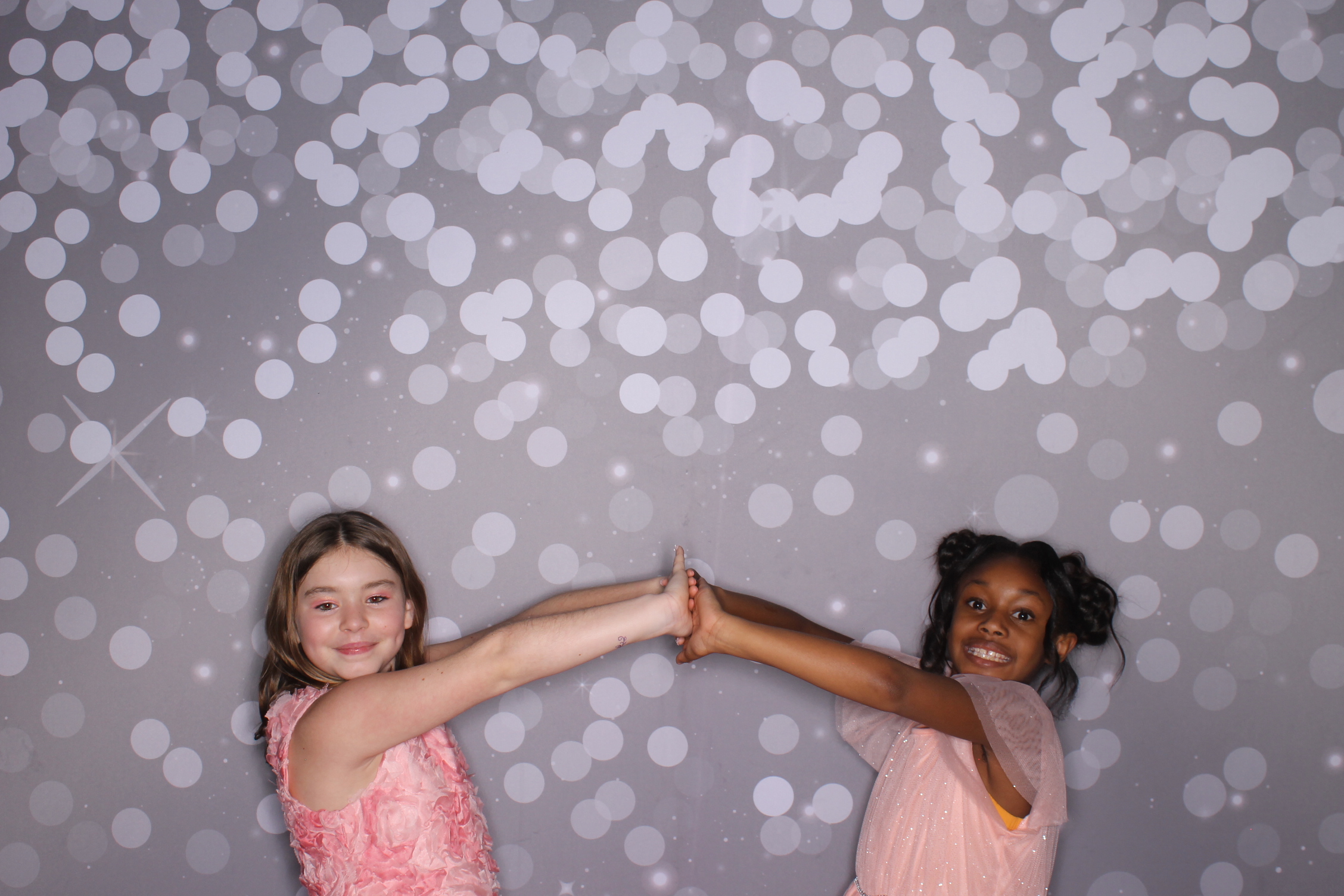 Brookwood Enchanted Father/Daughter Dance | View more photos from the event at gallery.photoboothcincy.com/u/PhotoBoothCincy/Brookwood-Enchanted-FatherDaughter-Dance