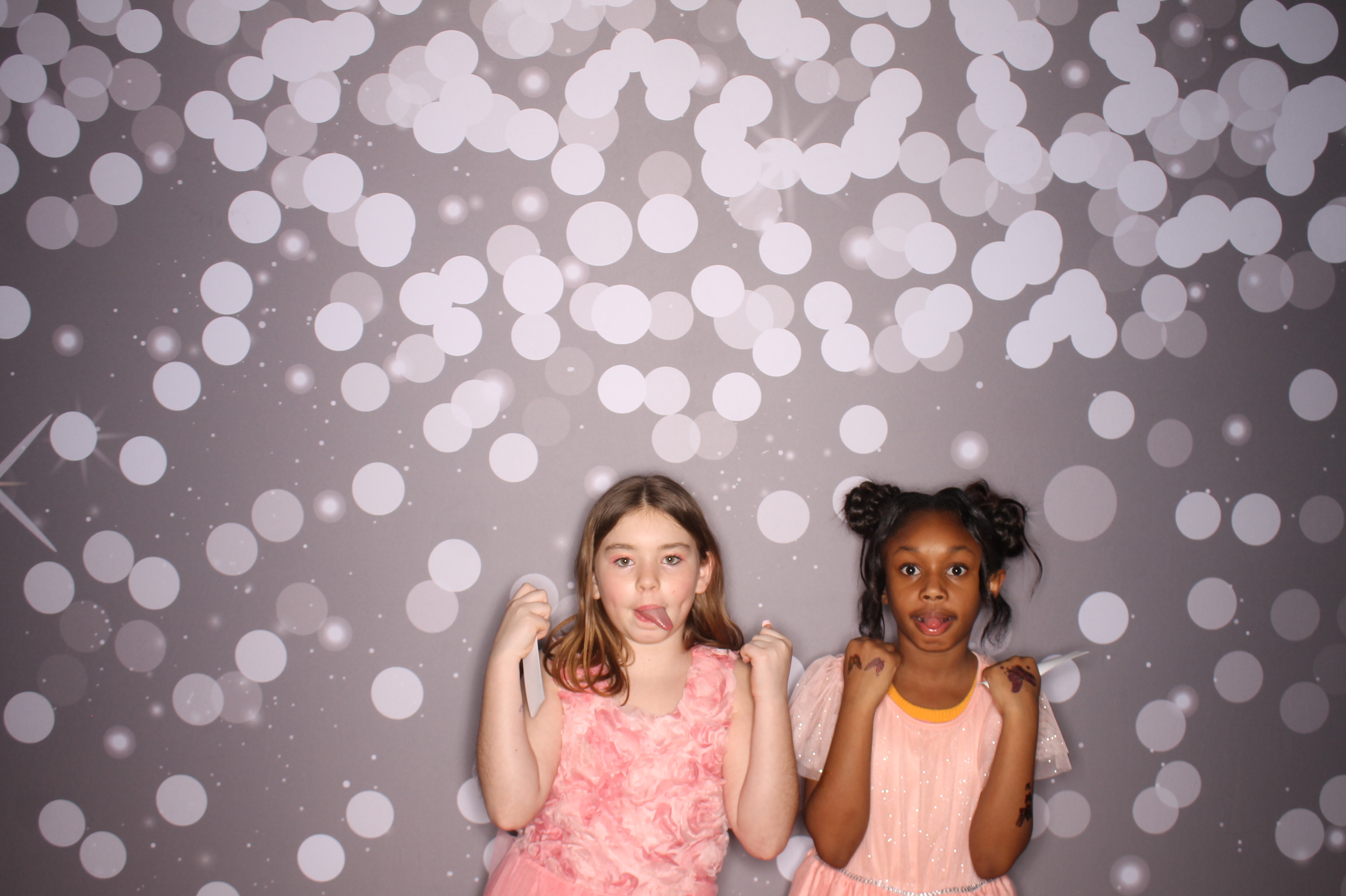 Brookwood Enchanted Father/Daughter Dance | View more photos from the event at gallery.photoboothcincy.com/u/PhotoBoothCincy/Brookwood-Enchanted-FatherDaughter-Dance