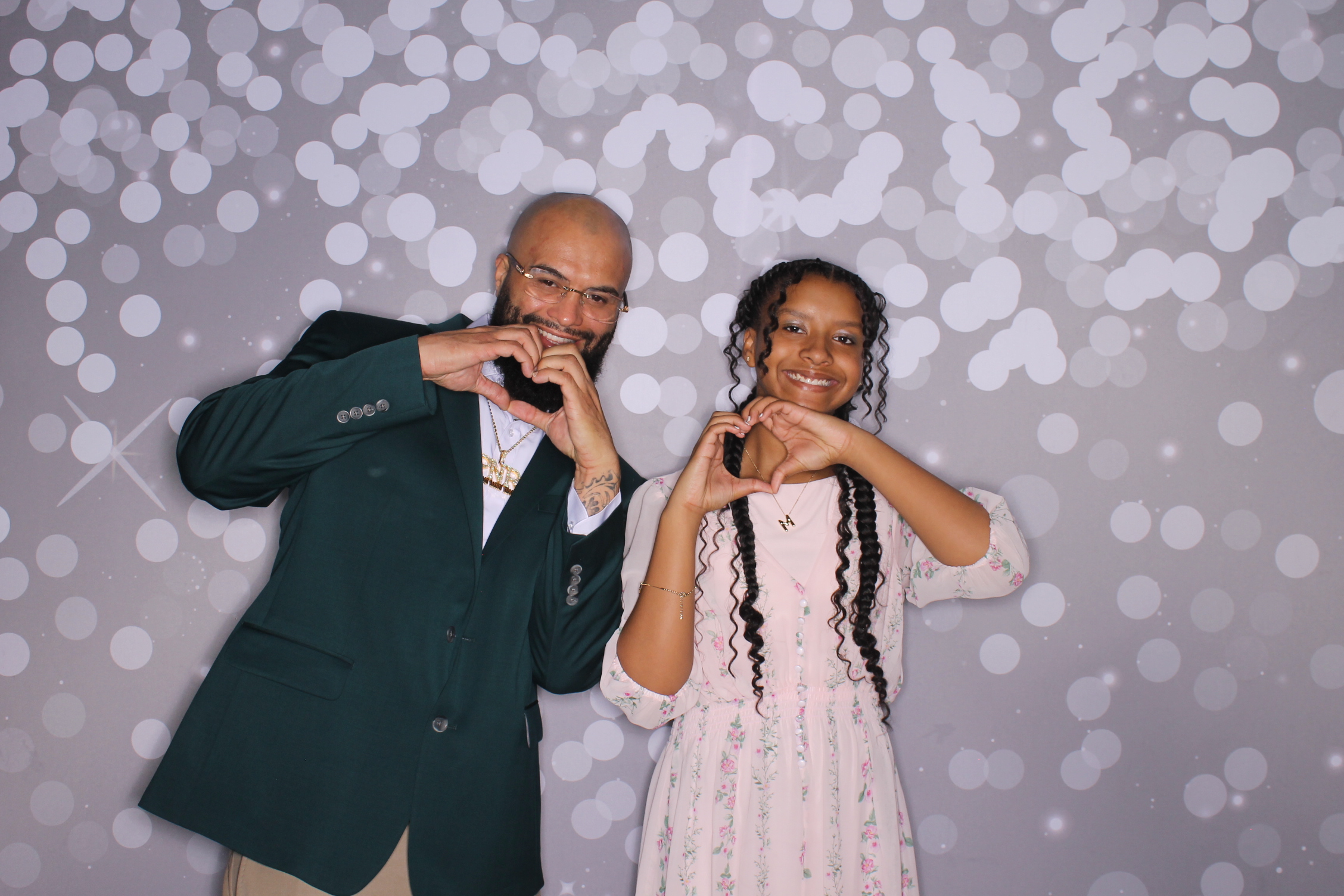Brookwood Enchanted Father/Daughter Dance | View more photos from the event at gallery.photoboothcincy.com/u/PhotoBoothCincy/Brookwood-Enchanted-FatherDaughter-Dance