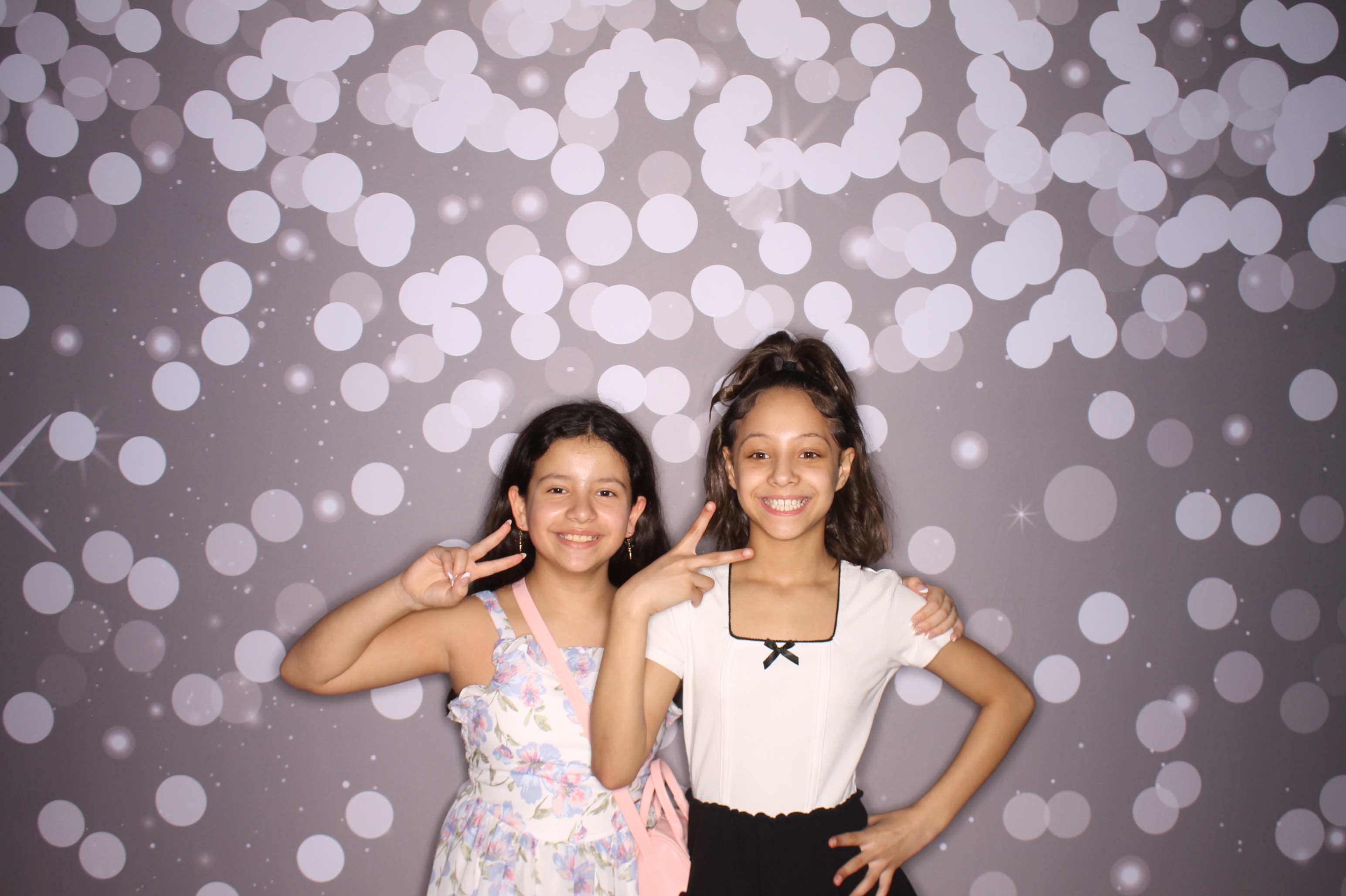 Brookwood Enchanted Father/Daughter Dance | View more photos from the event at gallery.photoboothcincy.com/u/PhotoBoothCincy/Brookwood-Enchanted-FatherDaughter-Dance