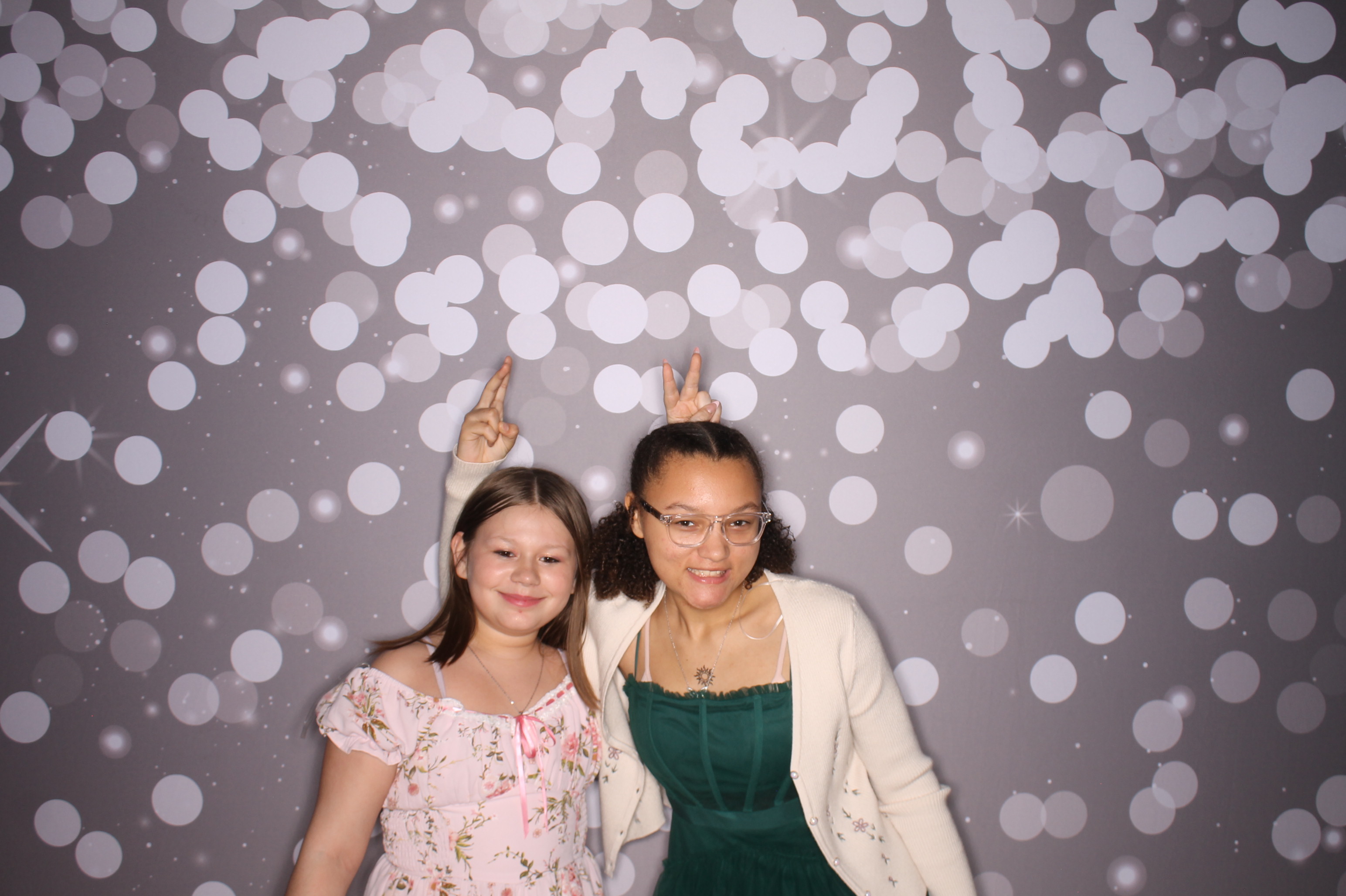 Brookwood Enchanted Father/Daughter Dance | View more photos from the event at gallery.photoboothcincy.com/u/PhotoBoothCincy/Brookwood-Enchanted-FatherDaughter-Dance