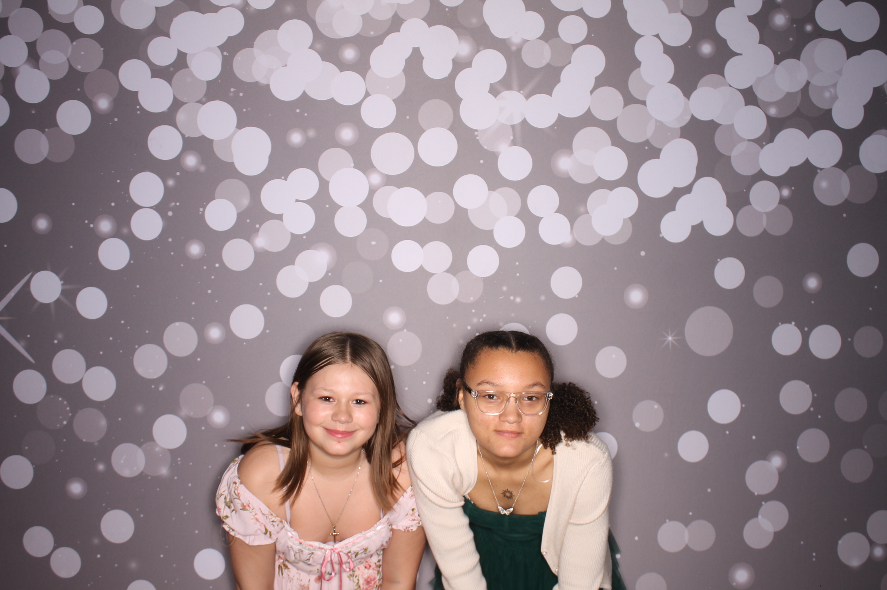 Brookwood Enchanted Father/Daughter Dance | View more photos from the event at gallery.photoboothcincy.com/u/PhotoBoothCincy/Brookwood-Enchanted-FatherDaughter-Dance