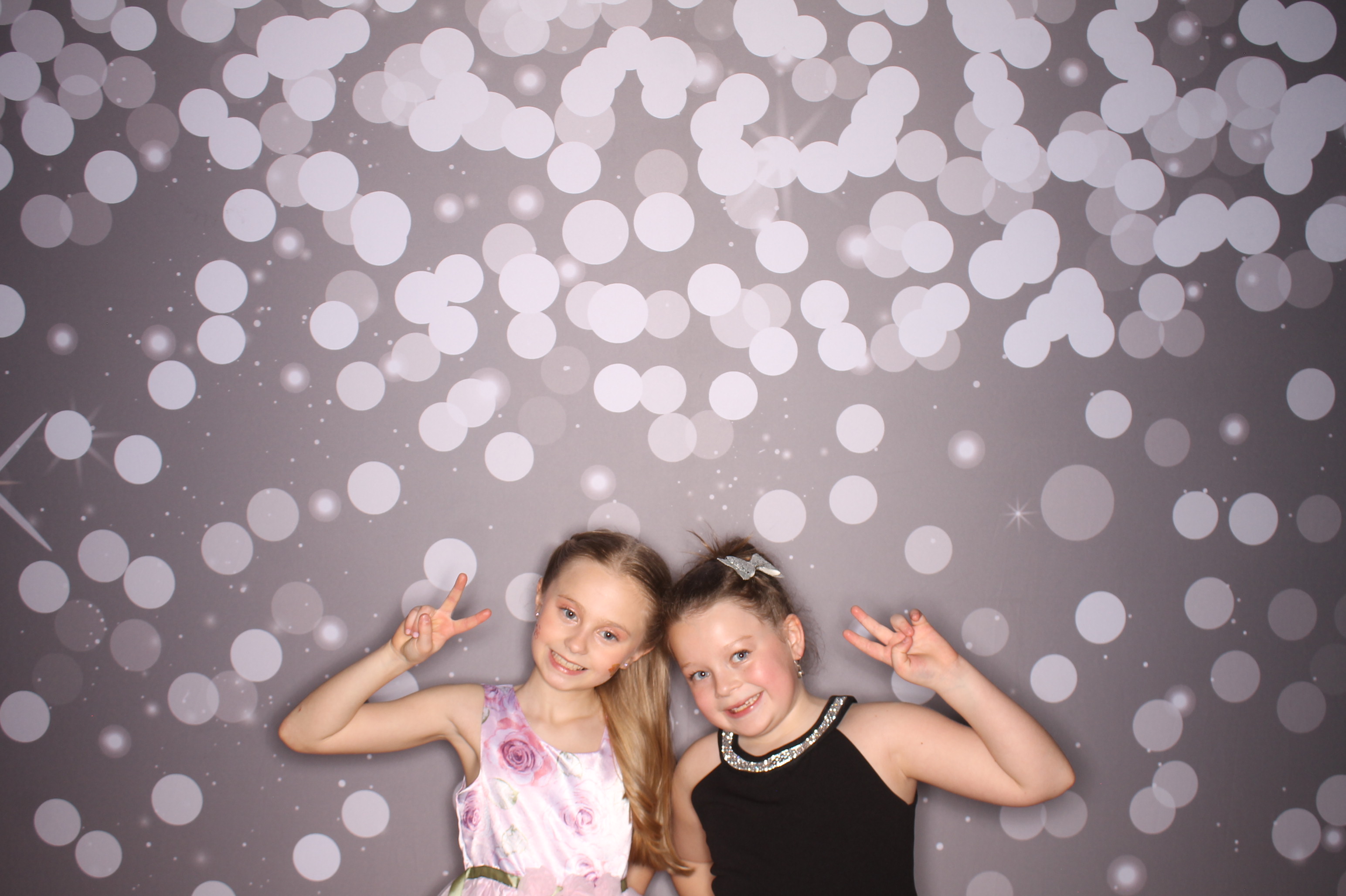 Brookwood Enchanted Father/Daughter Dance | View more photos from the event at gallery.photoboothcincy.com/u/PhotoBoothCincy/Brookwood-Enchanted-FatherDaughter-Dance