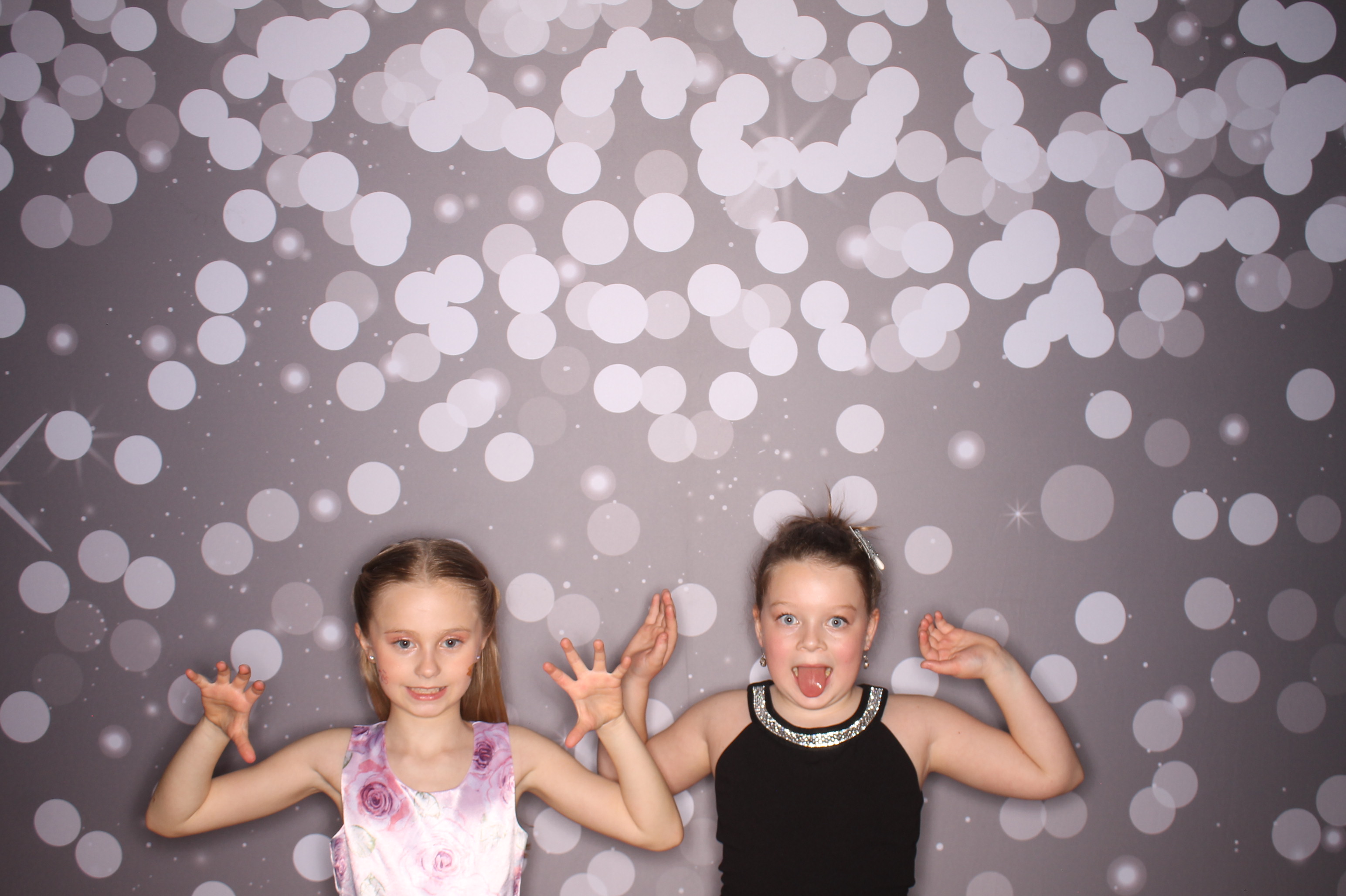 Brookwood Enchanted Father/Daughter Dance | View more photos from the event at gallery.photoboothcincy.com/u/PhotoBoothCincy/Brookwood-Enchanted-FatherDaughter-Dance
