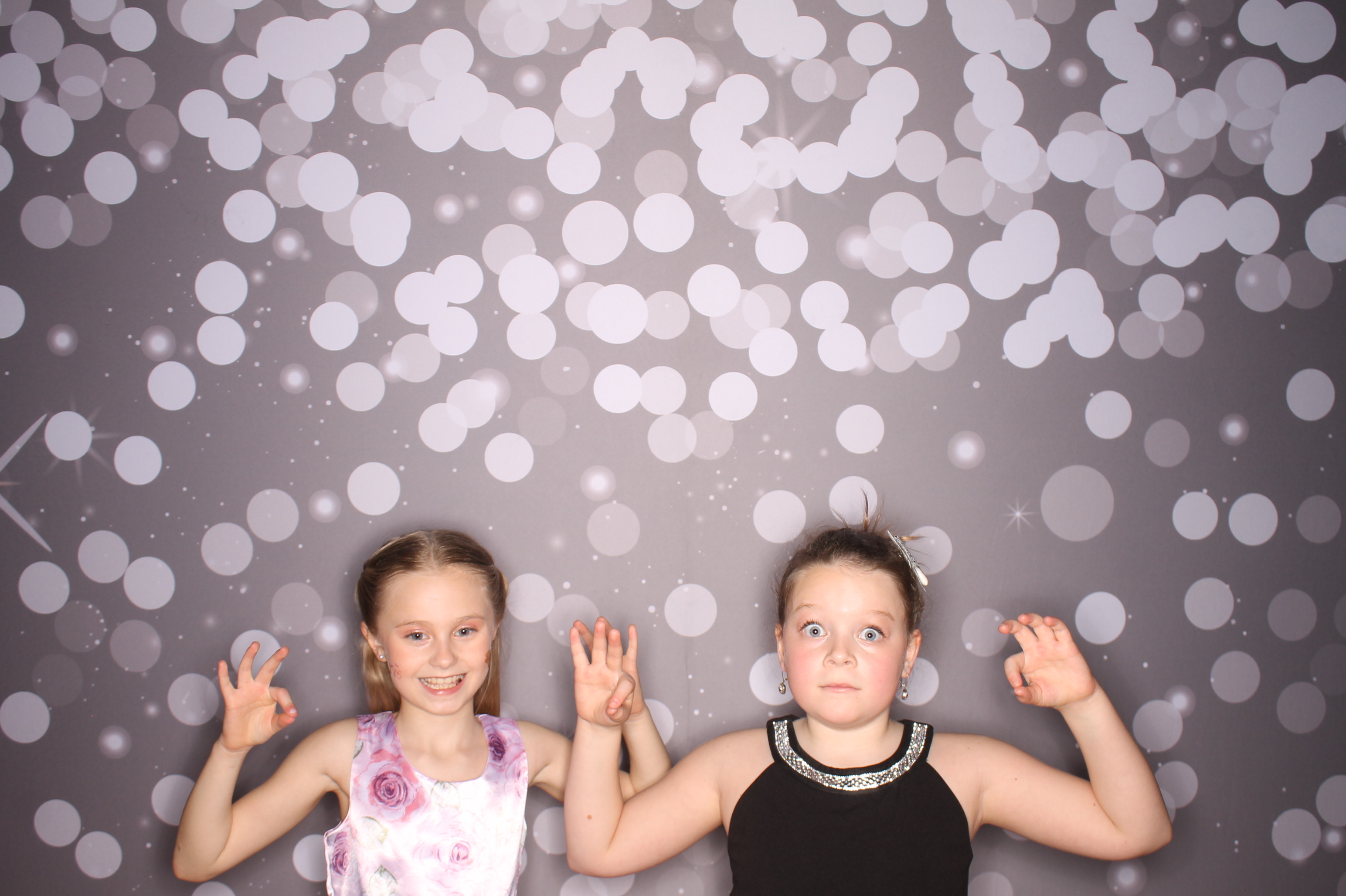 Brookwood Enchanted Father/Daughter Dance | View more photos from the event at gallery.photoboothcincy.com/u/PhotoBoothCincy/Brookwood-Enchanted-FatherDaughter-Dance