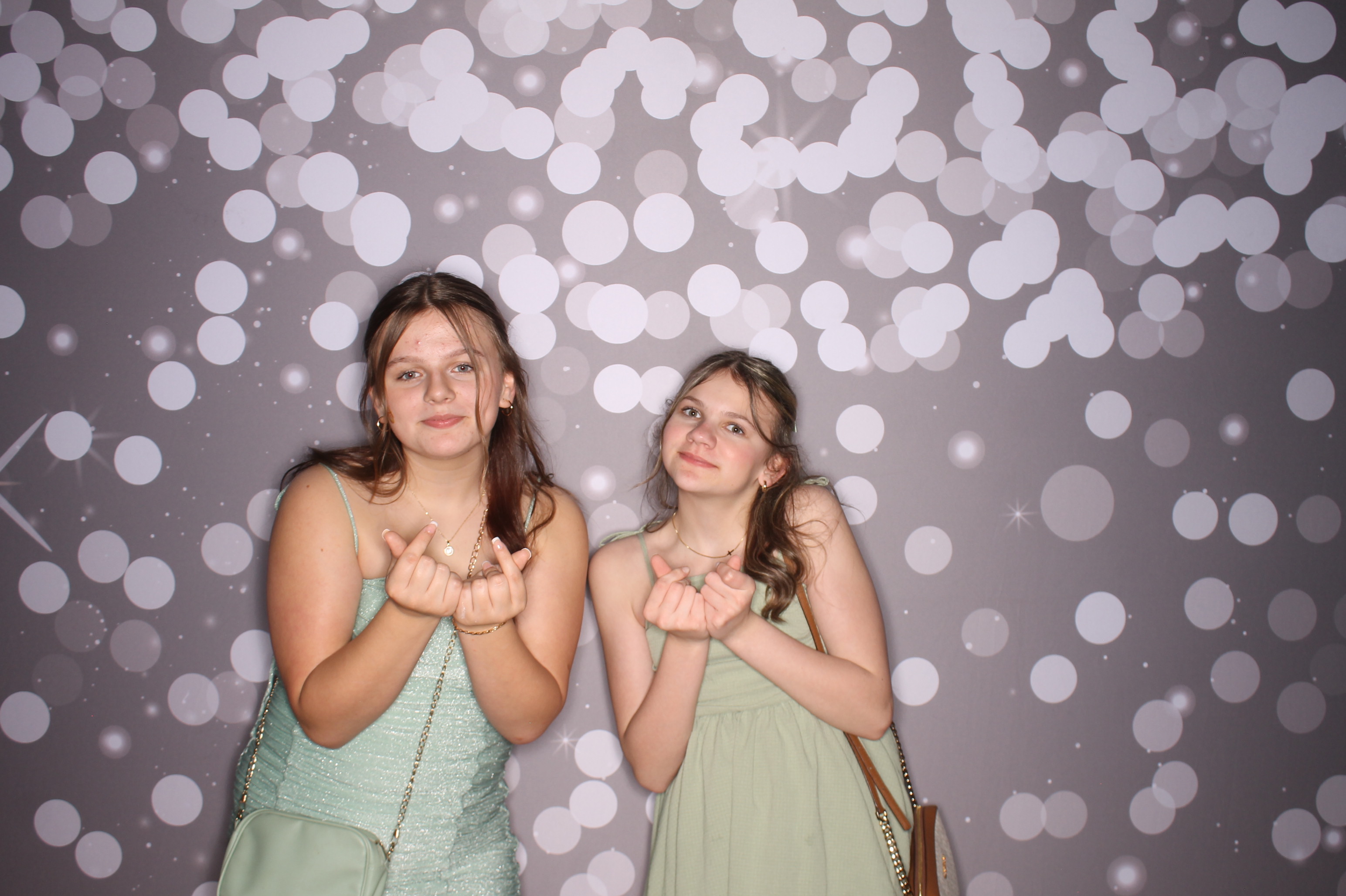 Brookwood Enchanted Father/Daughter Dance | View more photos from the event at gallery.photoboothcincy.com/u/PhotoBoothCincy/Brookwood-Enchanted-FatherDaughter-Dance