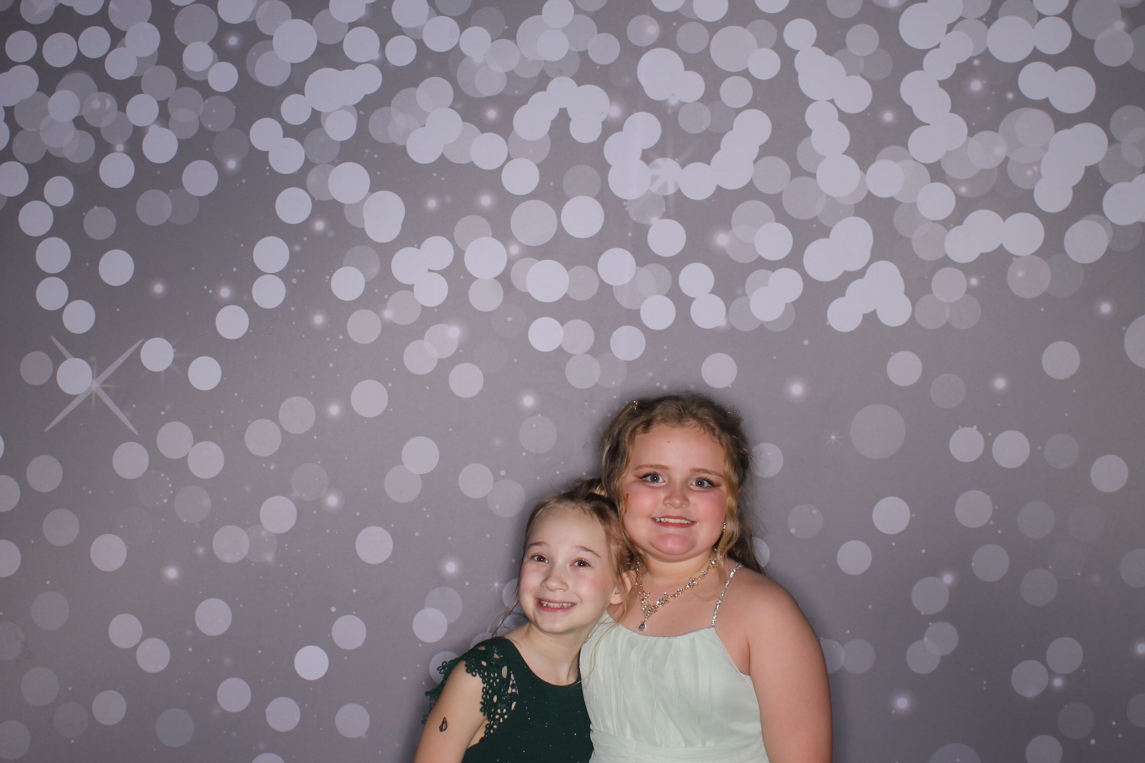Brookwood Enchanted Father/Daughter Dance | View more photos from the event at gallery.photoboothcincy.com/u/PhotoBoothCincy/Brookwood-Enchanted-FatherDaughter-Dance