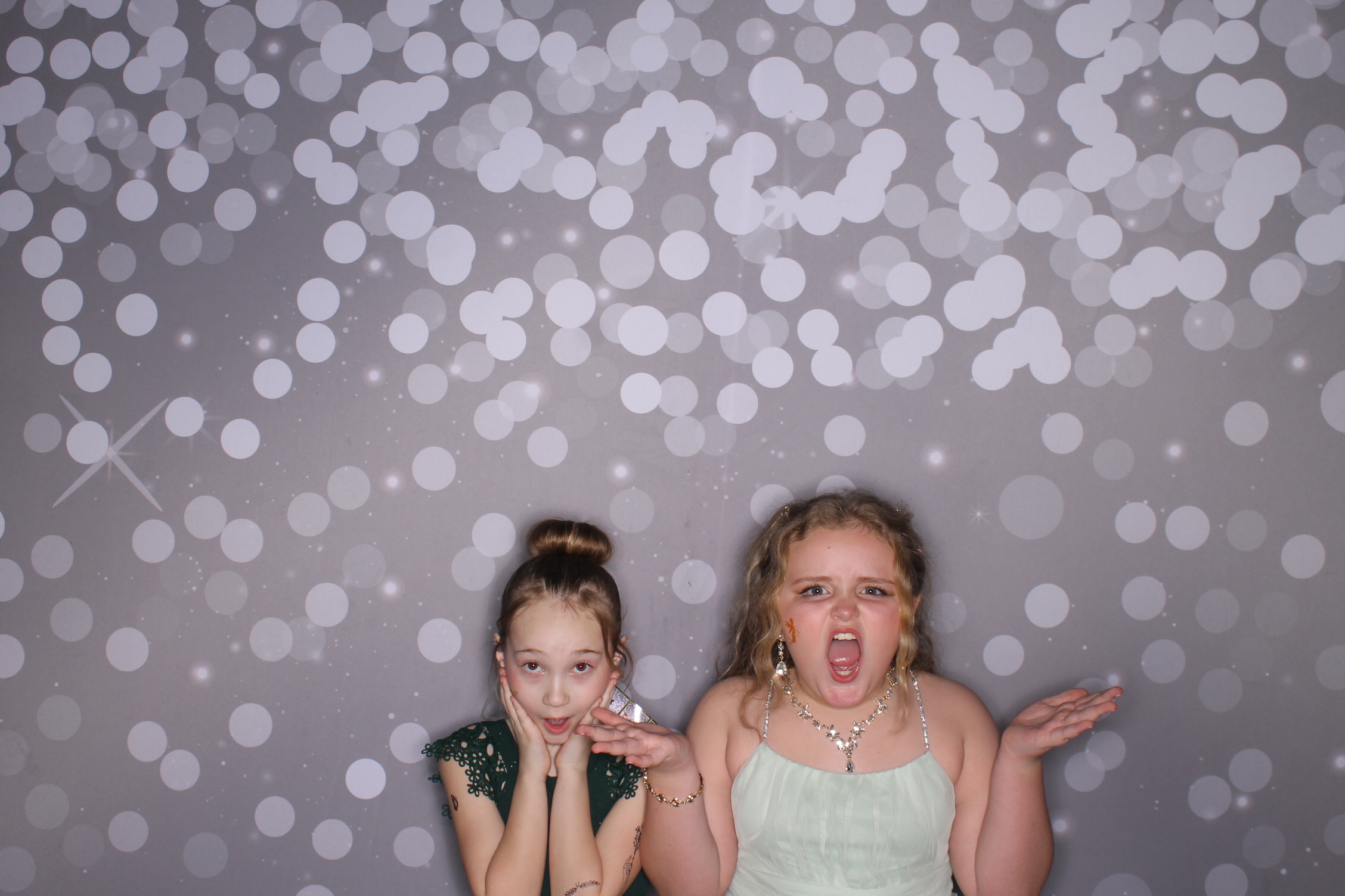 Brookwood Enchanted Father/Daughter Dance | View more photos from the event at gallery.photoboothcincy.com/u/PhotoBoothCincy/Brookwood-Enchanted-FatherDaughter-Dance