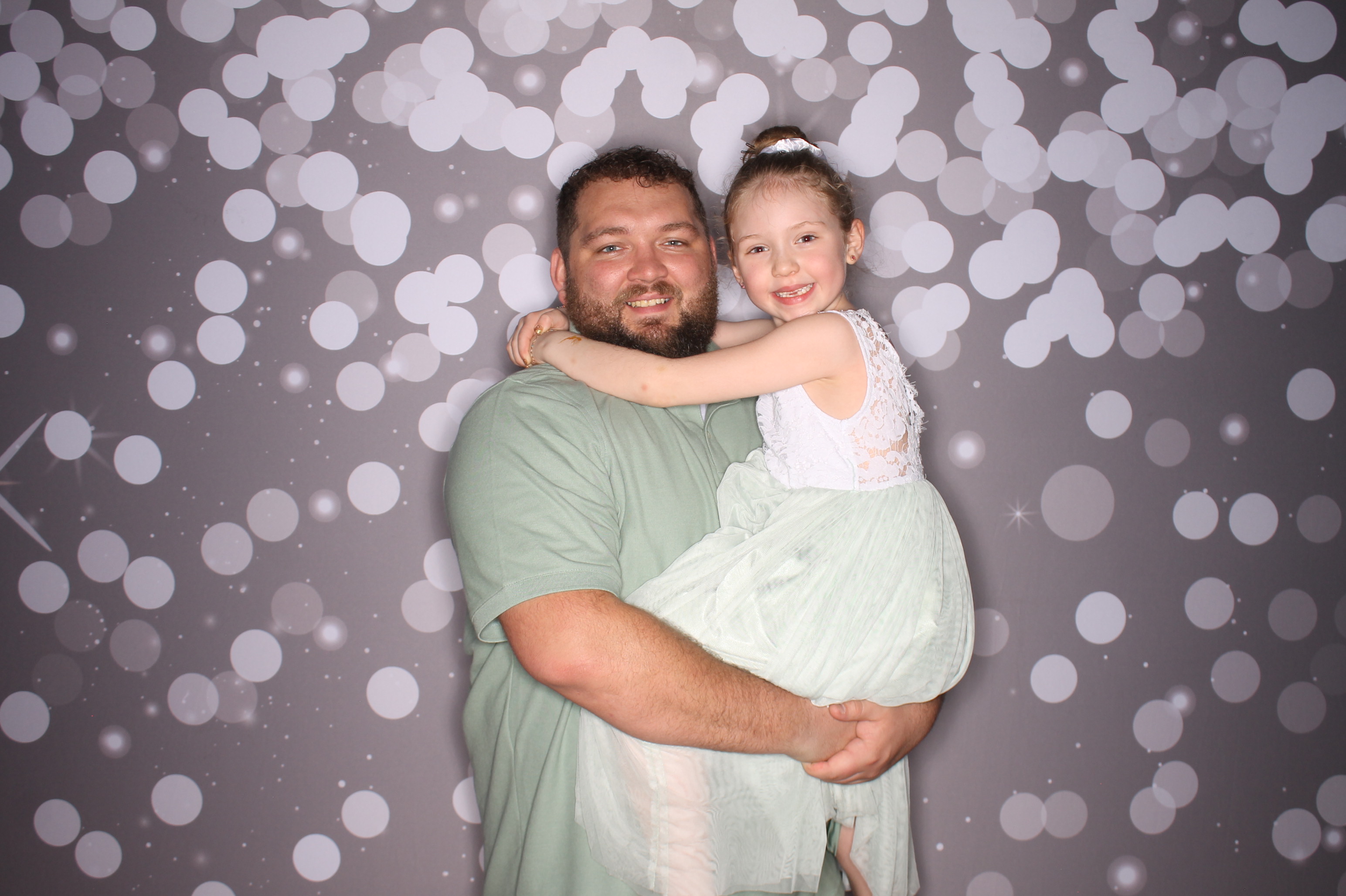 Brookwood Enchanted Father/Daughter Dance | View more photos from the event at gallery.photoboothcincy.com/u/PhotoBoothCincy/Brookwood-Enchanted-FatherDaughter-Dance