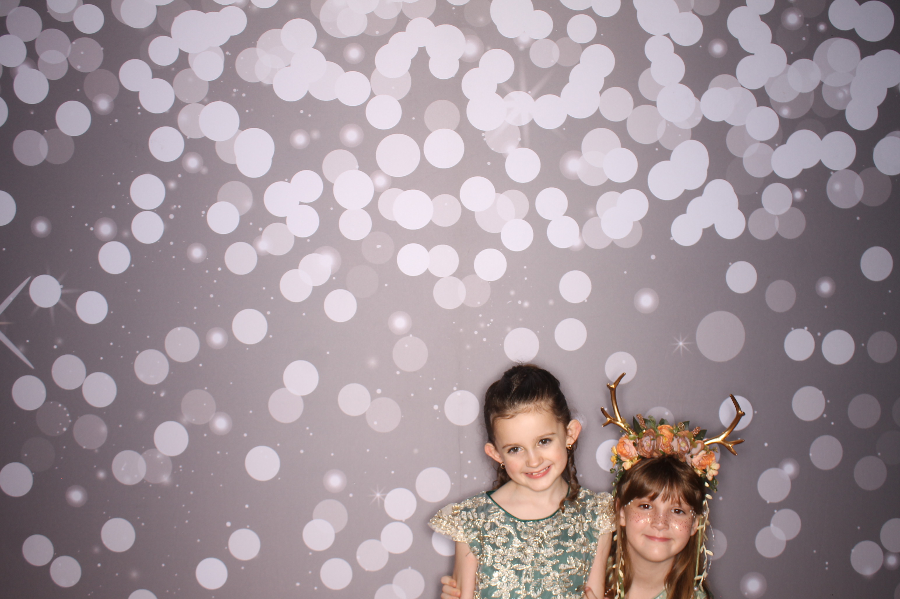 Brookwood Enchanted Father/Daughter Dance | View more photos from the event at gallery.photoboothcincy.com/u/PhotoBoothCincy/Brookwood-Enchanted-FatherDaughter-Dance
