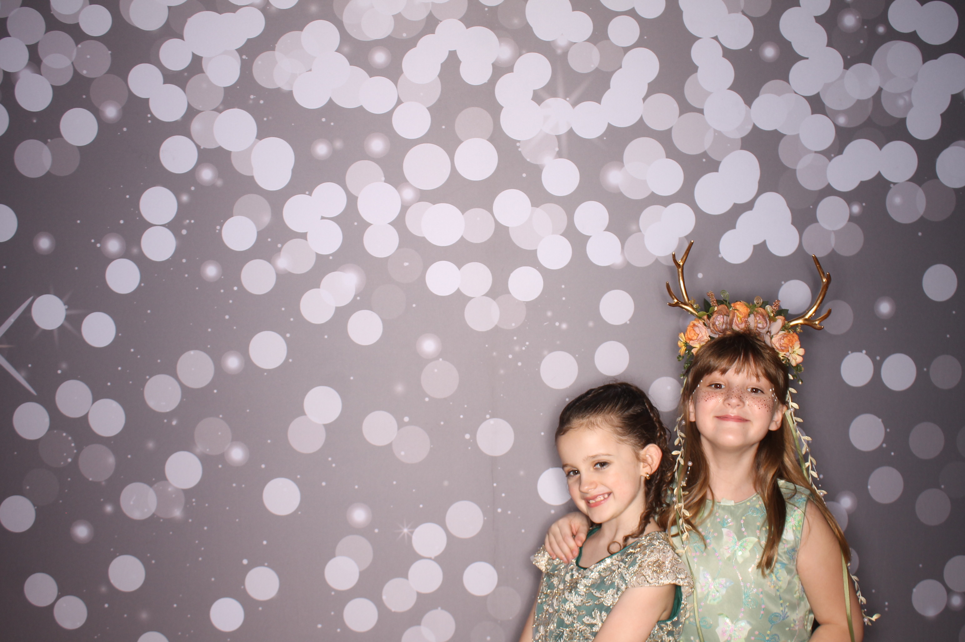 Brookwood Enchanted Father/Daughter Dance | View more photos from the event at gallery.photoboothcincy.com/u/PhotoBoothCincy/Brookwood-Enchanted-FatherDaughter-Dance