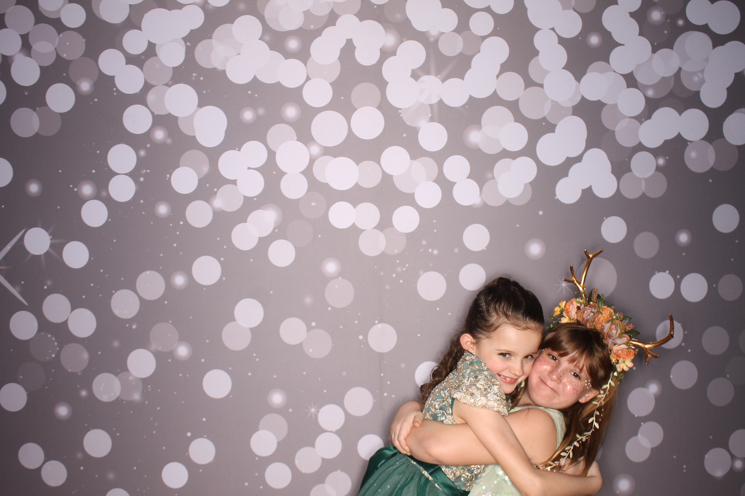 Brookwood Enchanted Father/Daughter Dance | View more photos from the event at gallery.photoboothcincy.com/u/PhotoBoothCincy/Brookwood-Enchanted-FatherDaughter-Dance