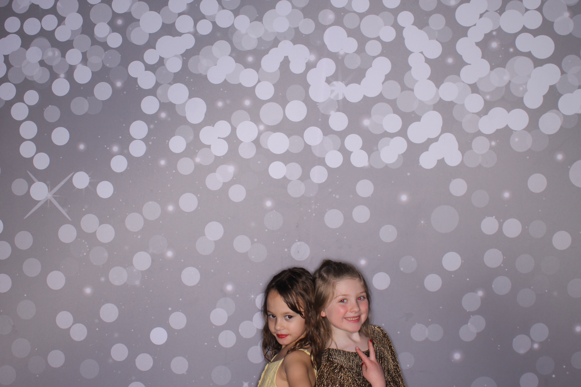 Brookwood Enchanted Father/Daughter Dance | View more photos from the event at gallery.photoboothcincy.com/u/PhotoBoothCincy/Brookwood-Enchanted-FatherDaughter-Dance