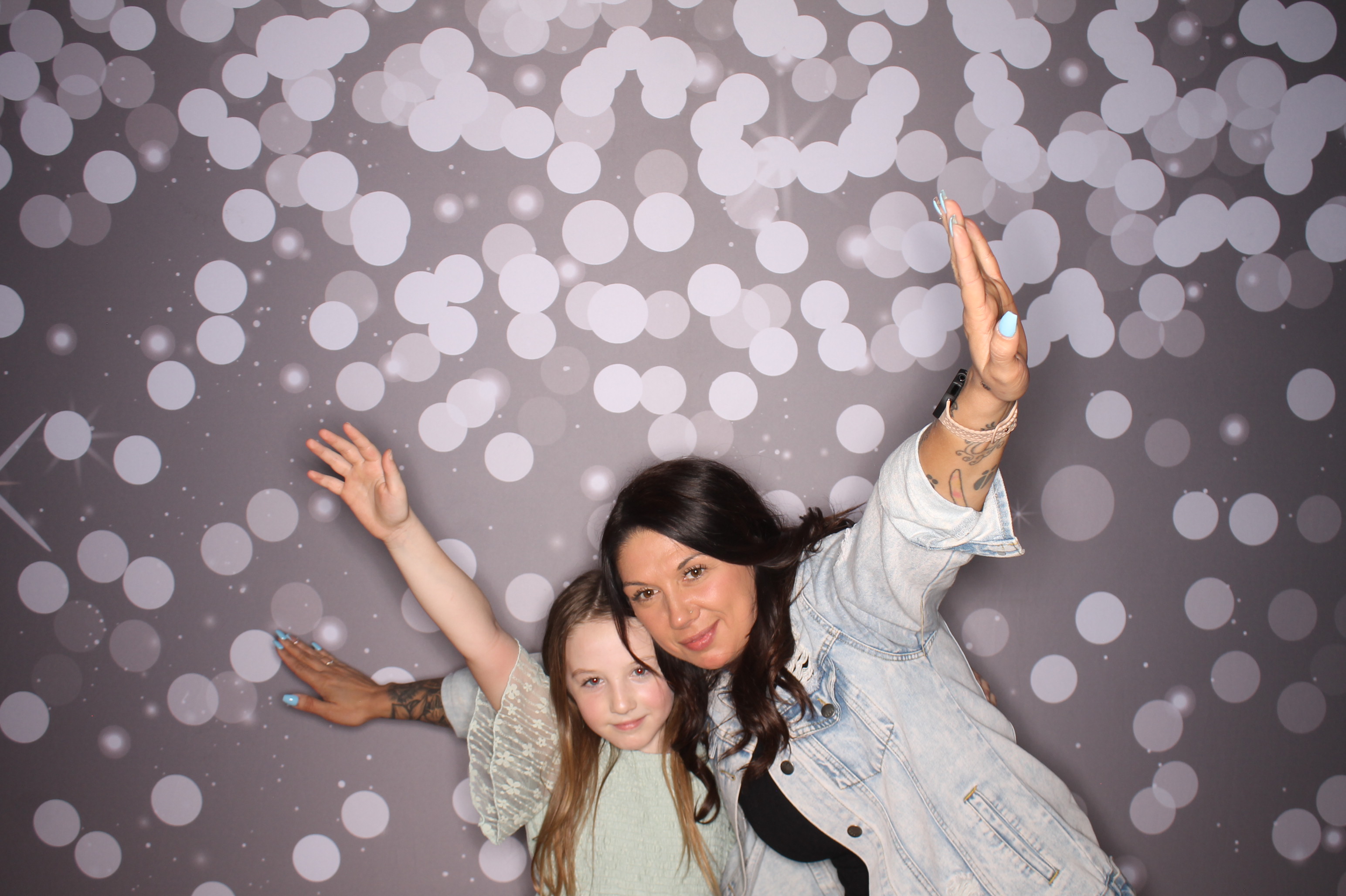 Brookwood Enchanted Father/Daughter Dance | View more photos from the event at gallery.photoboothcincy.com/u/PhotoBoothCincy/Brookwood-Enchanted-FatherDaughter-Dance