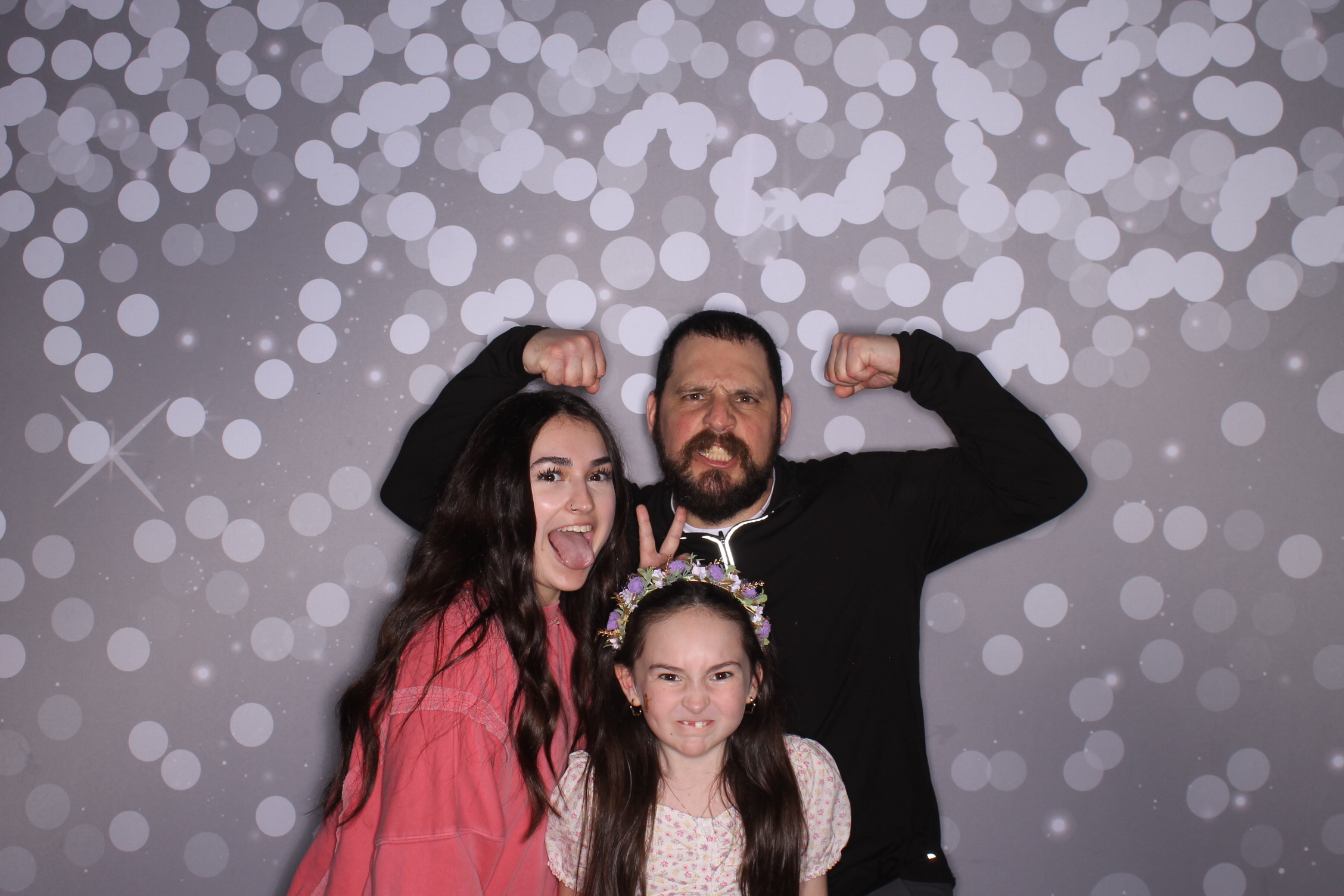 Brookwood Enchanted Father/Daughter Dance | View more photos from the event at gallery.photoboothcincy.com/u/PhotoBoothCincy/Brookwood-Enchanted-FatherDaughter-Dance