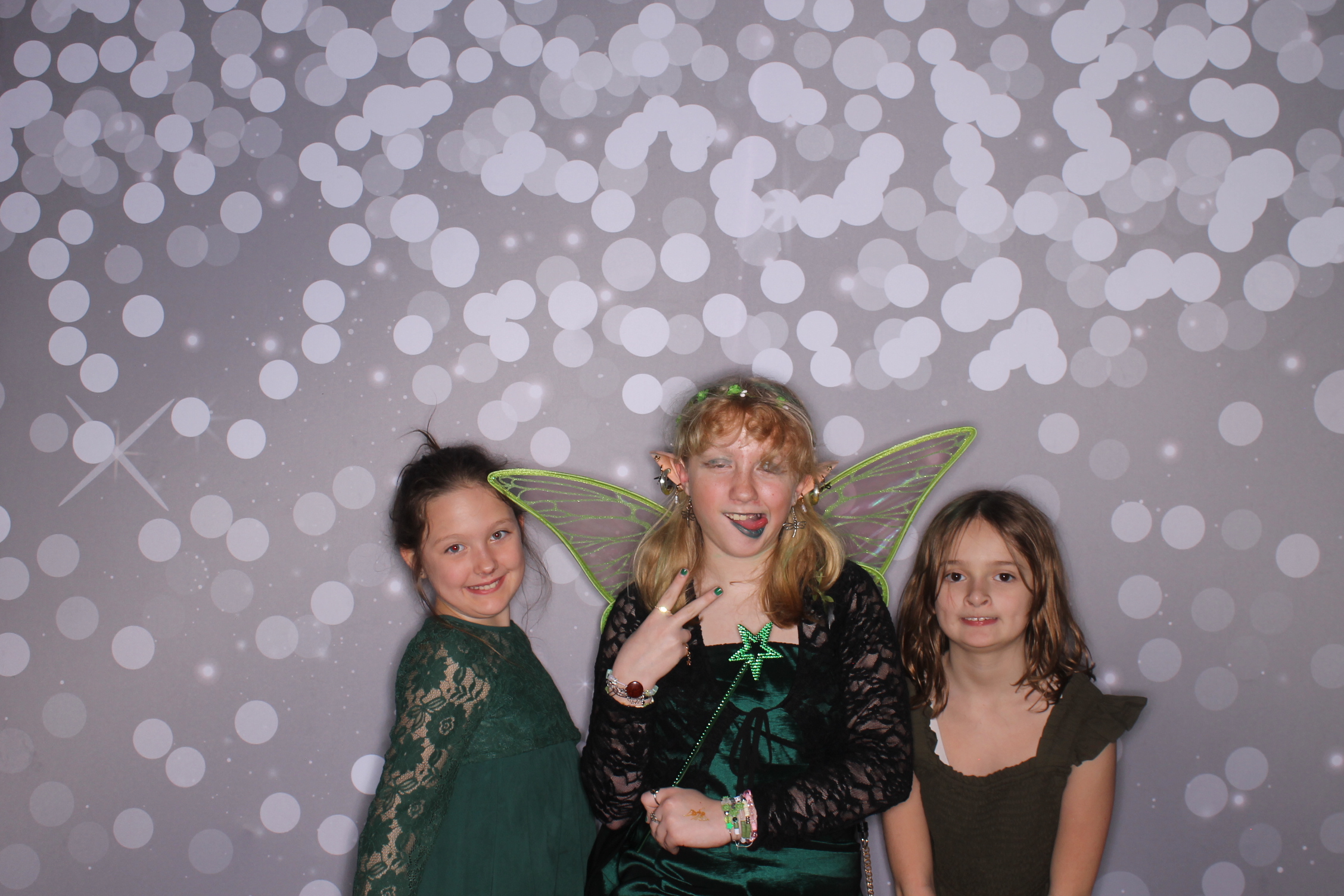 Brookwood Enchanted Father/Daughter Dance | View more photos from the event at gallery.photoboothcincy.com/u/PhotoBoothCincy/Brookwood-Enchanted-FatherDaughter-Dance