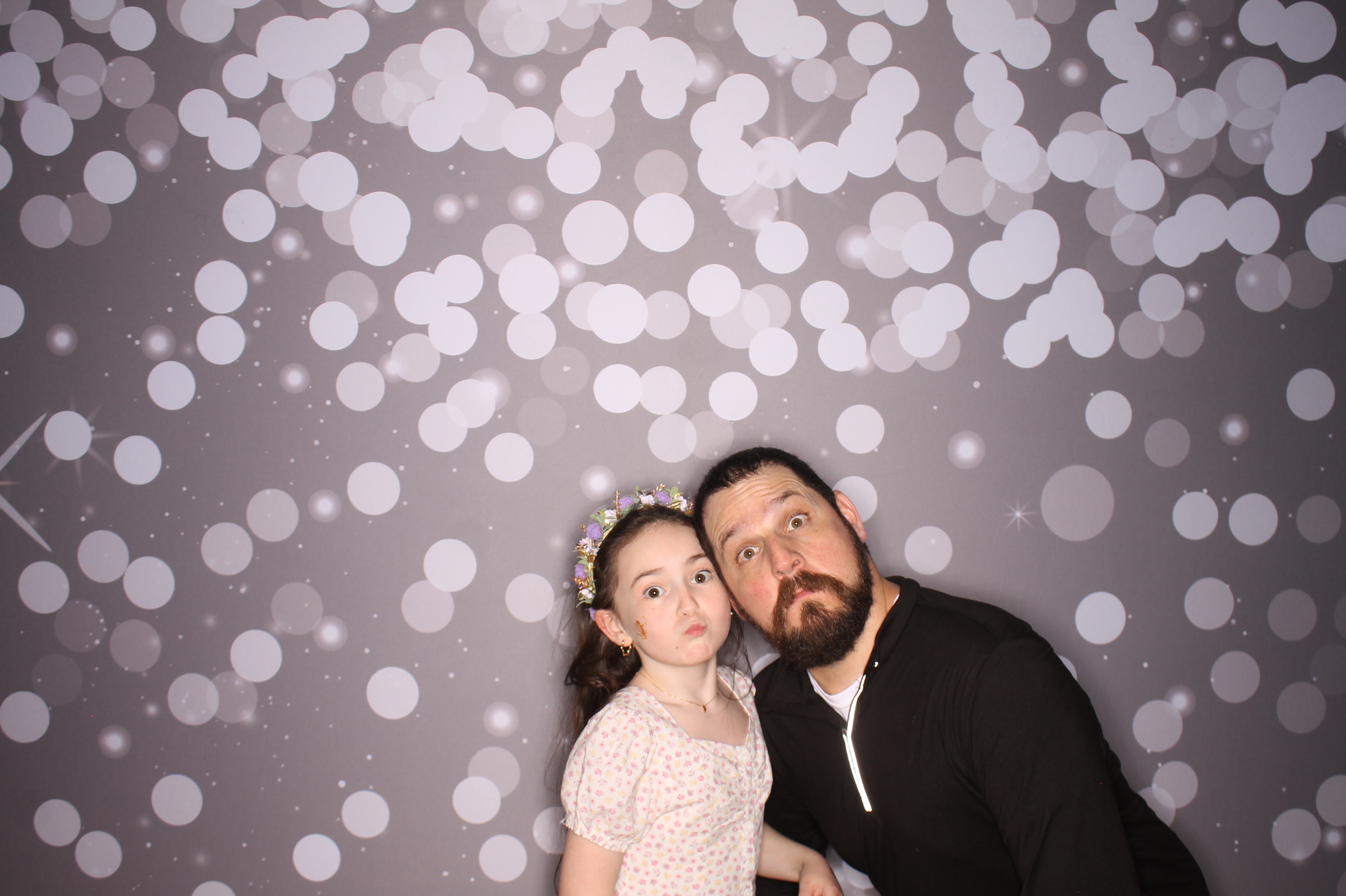 Brookwood Enchanted Father/Daughter Dance | View more photos from the event at gallery.photoboothcincy.com/u/PhotoBoothCincy/Brookwood-Enchanted-FatherDaughter-Dance