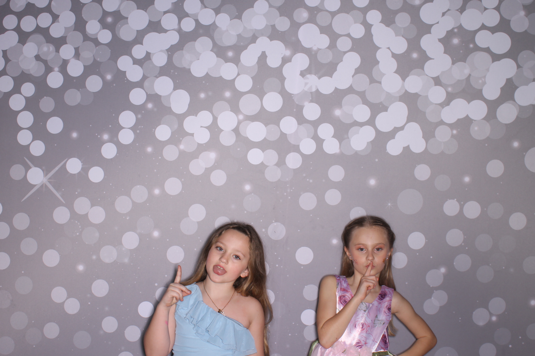 Brookwood Enchanted Father/Daughter Dance | View more photos from the event at gallery.photoboothcincy.com/u/PhotoBoothCincy/Brookwood-Enchanted-FatherDaughter-Dance
