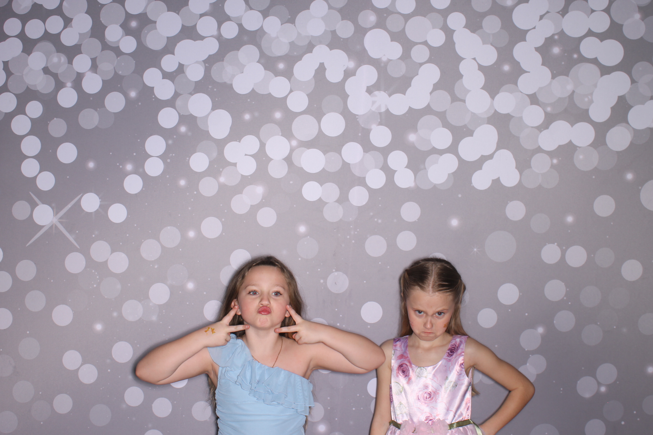 Brookwood Enchanted Father/Daughter Dance | View more photos from the event at gallery.photoboothcincy.com/u/PhotoBoothCincy/Brookwood-Enchanted-FatherDaughter-Dance