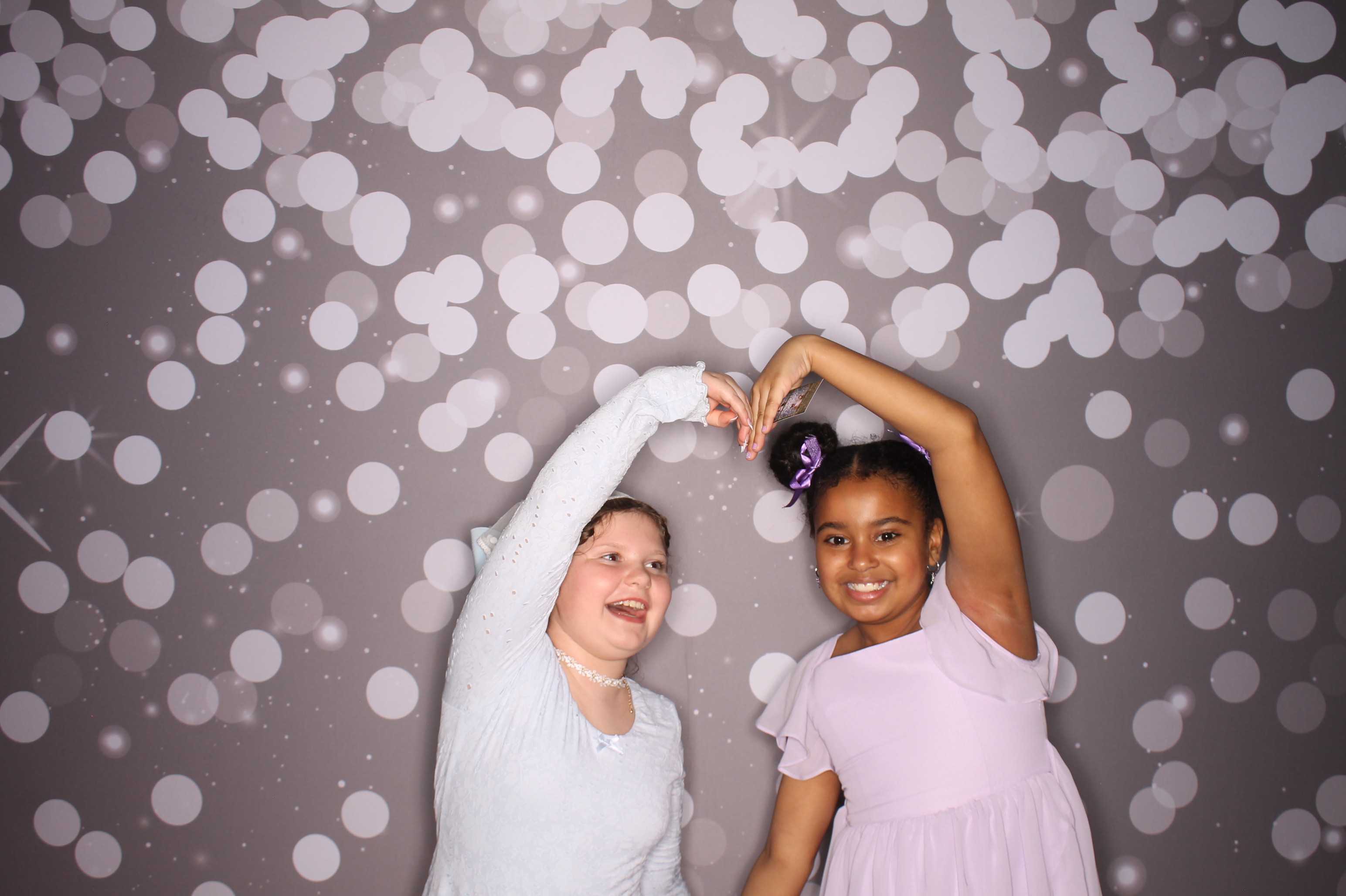Brookwood Enchanted Father/Daughter Dance | View more photos from the event at gallery.photoboothcincy.com/u/PhotoBoothCincy/Brookwood-Enchanted-FatherDaughter-Dance