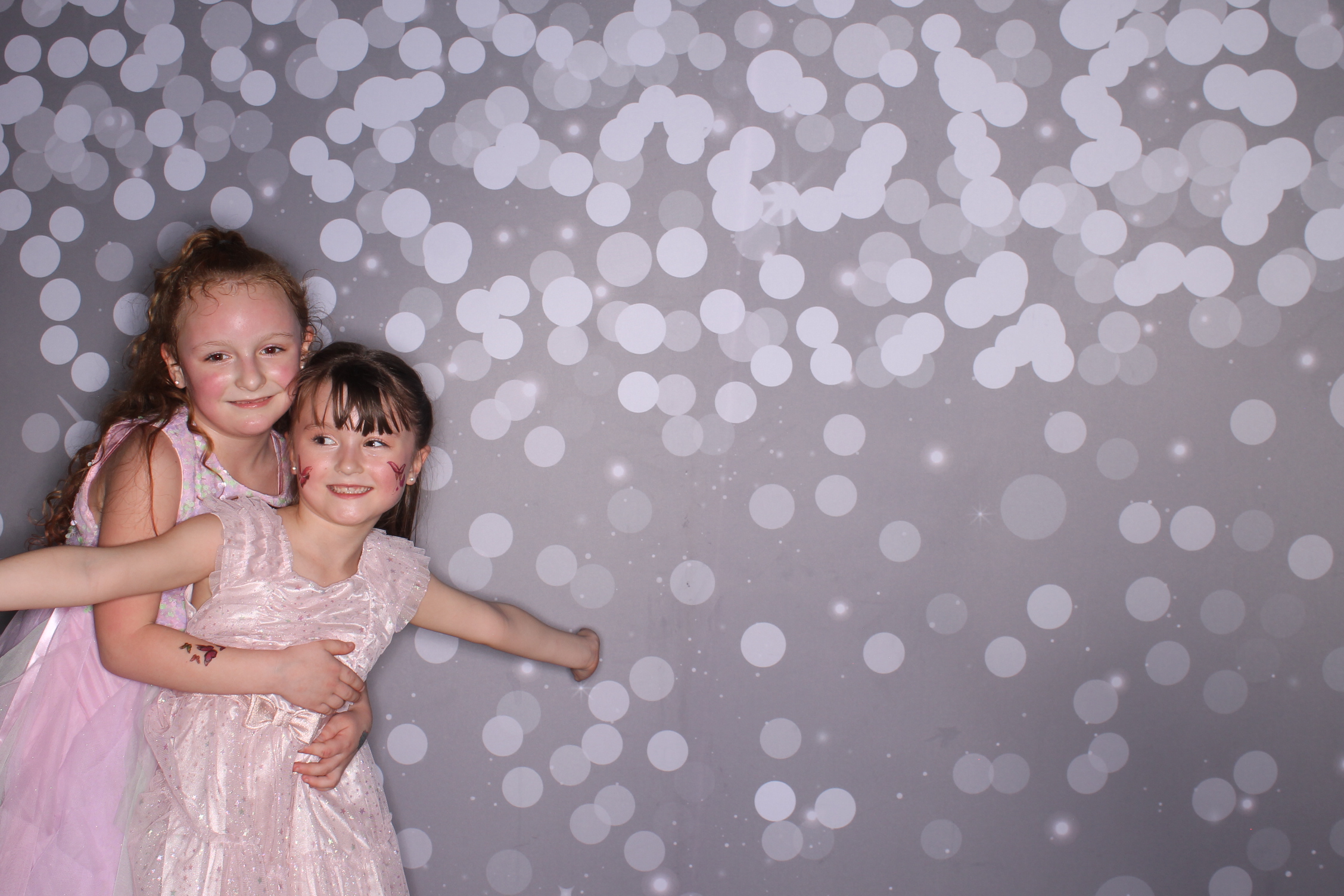Brookwood Enchanted Father/Daughter Dance | View more photos from the event at gallery.photoboothcincy.com/u/PhotoBoothCincy/Brookwood-Enchanted-FatherDaughter-Dance