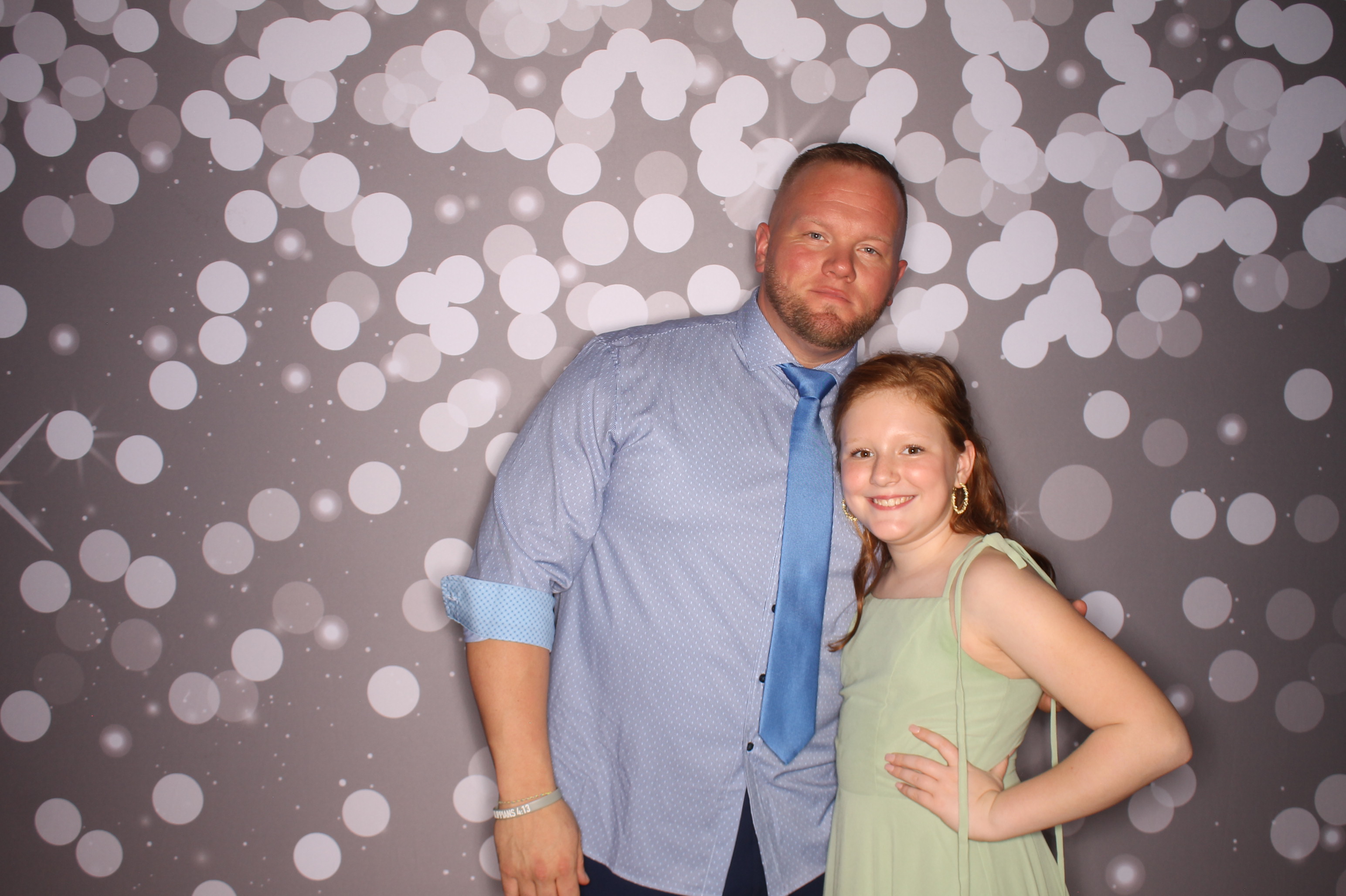 Brookwood Enchanted Father/Daughter Dance | View more photos from the event at gallery.photoboothcincy.com/u/PhotoBoothCincy/Brookwood-Enchanted-FatherDaughter-Dance