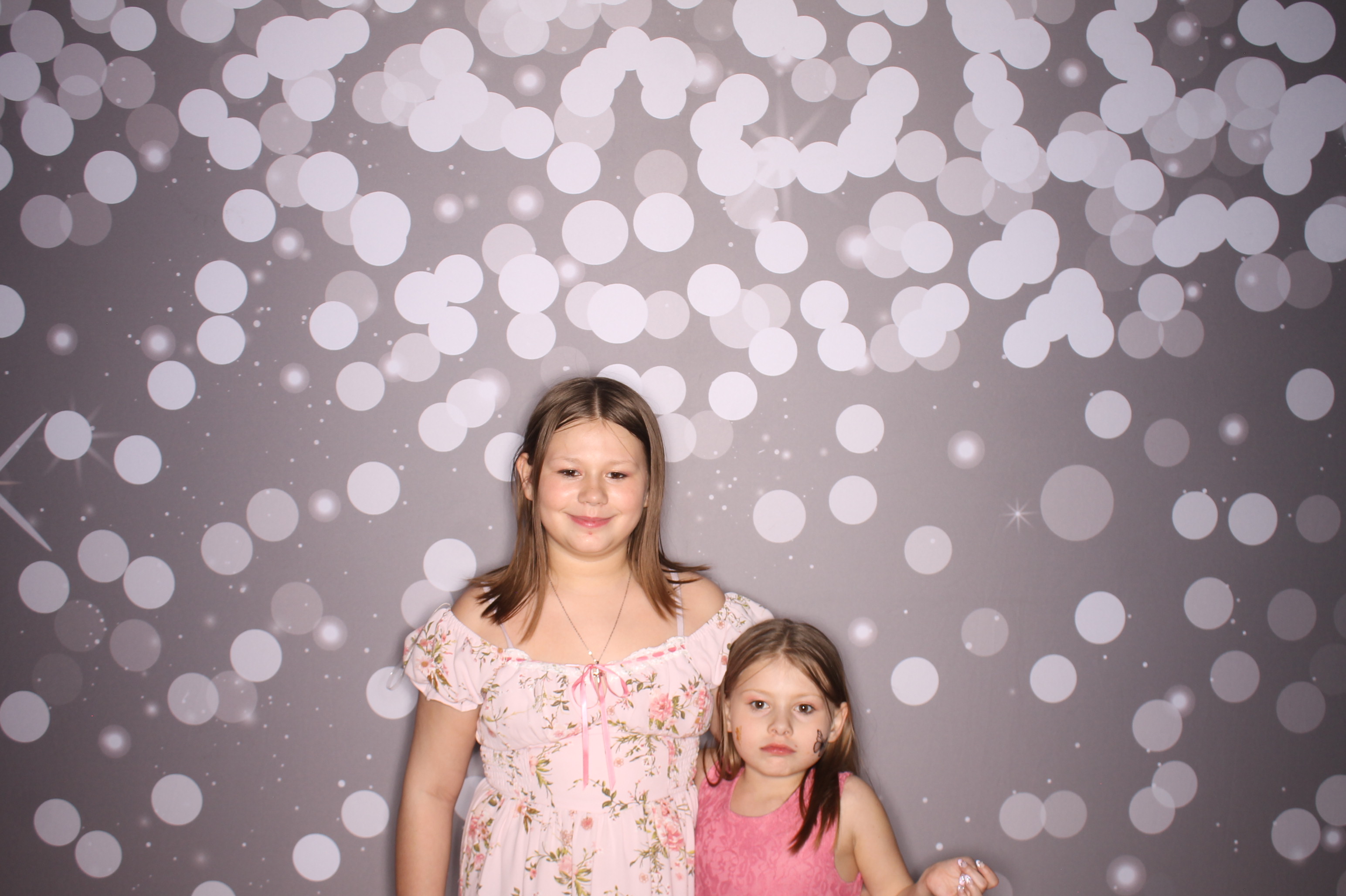 Brookwood Enchanted Father/Daughter Dance | View more photos from the event at gallery.photoboothcincy.com/u/PhotoBoothCincy/Brookwood-Enchanted-FatherDaughter-Dance