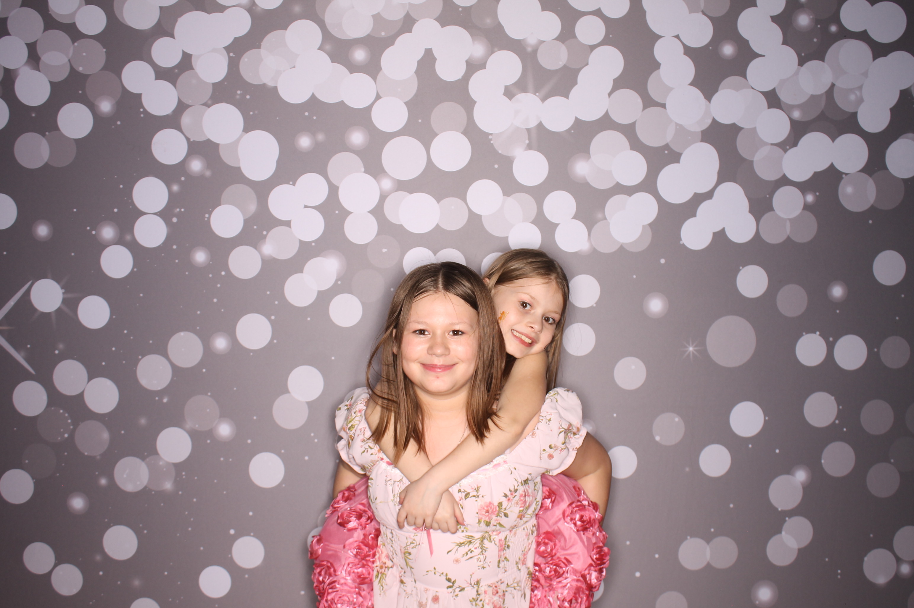 Brookwood Enchanted Father/Daughter Dance | View more photos from the event at gallery.photoboothcincy.com/u/PhotoBoothCincy/Brookwood-Enchanted-FatherDaughter-Dance