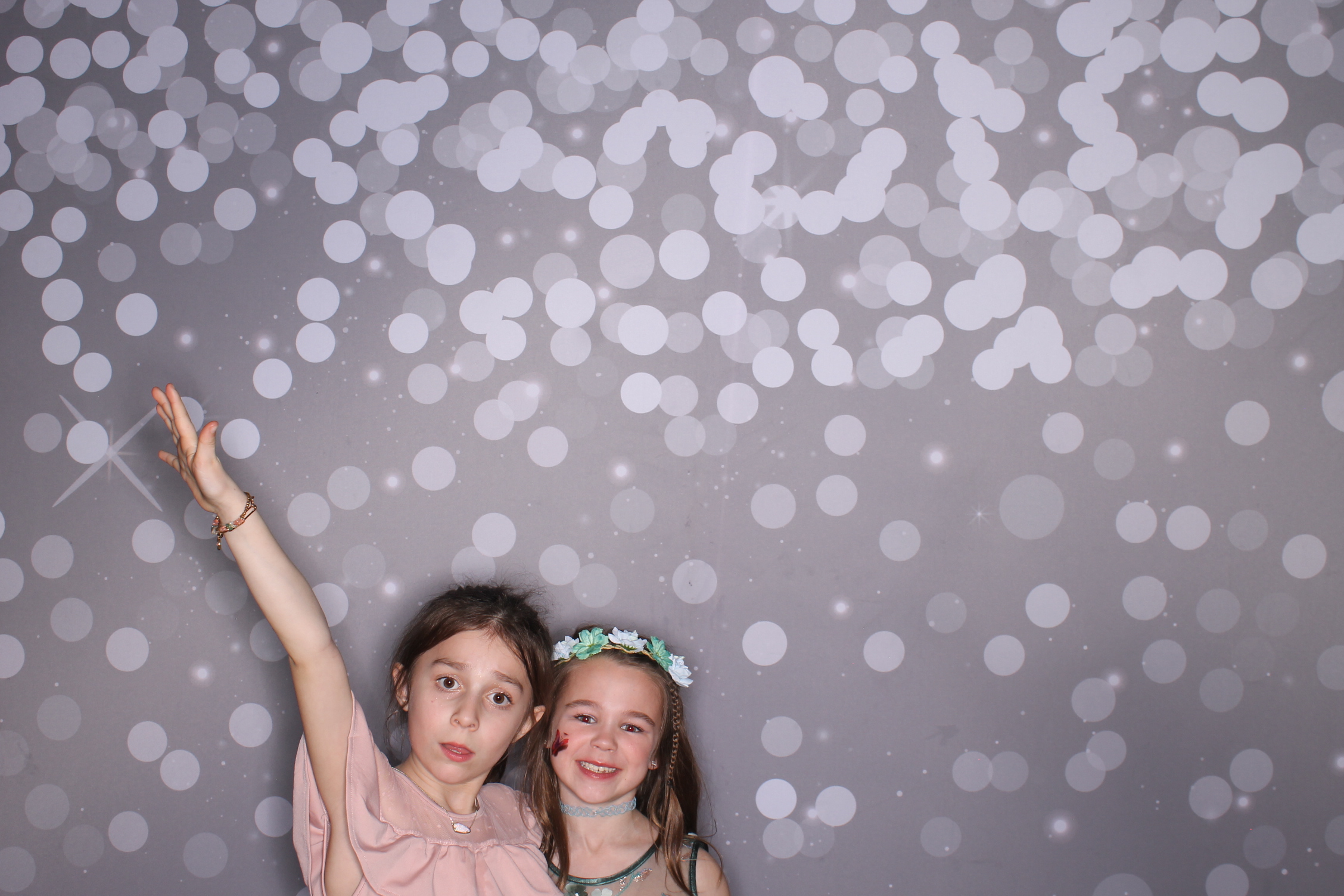 Brookwood Enchanted Father/Daughter Dance | View more photos from the event at gallery.photoboothcincy.com/u/PhotoBoothCincy/Brookwood-Enchanted-FatherDaughter-Dance