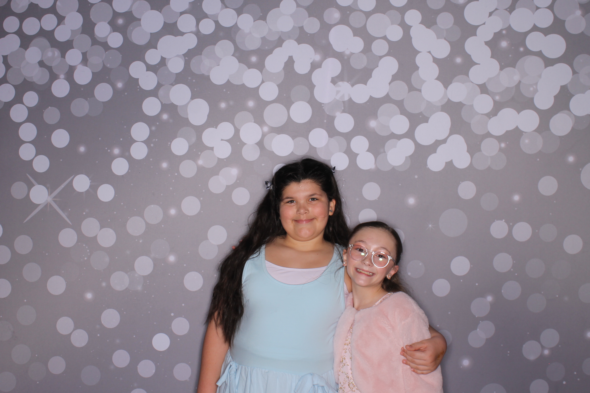 Brookwood Enchanted Father/Daughter Dance | View more photos from the event at gallery.photoboothcincy.com/u/PhotoBoothCincy/Brookwood-Enchanted-FatherDaughter-Dance
