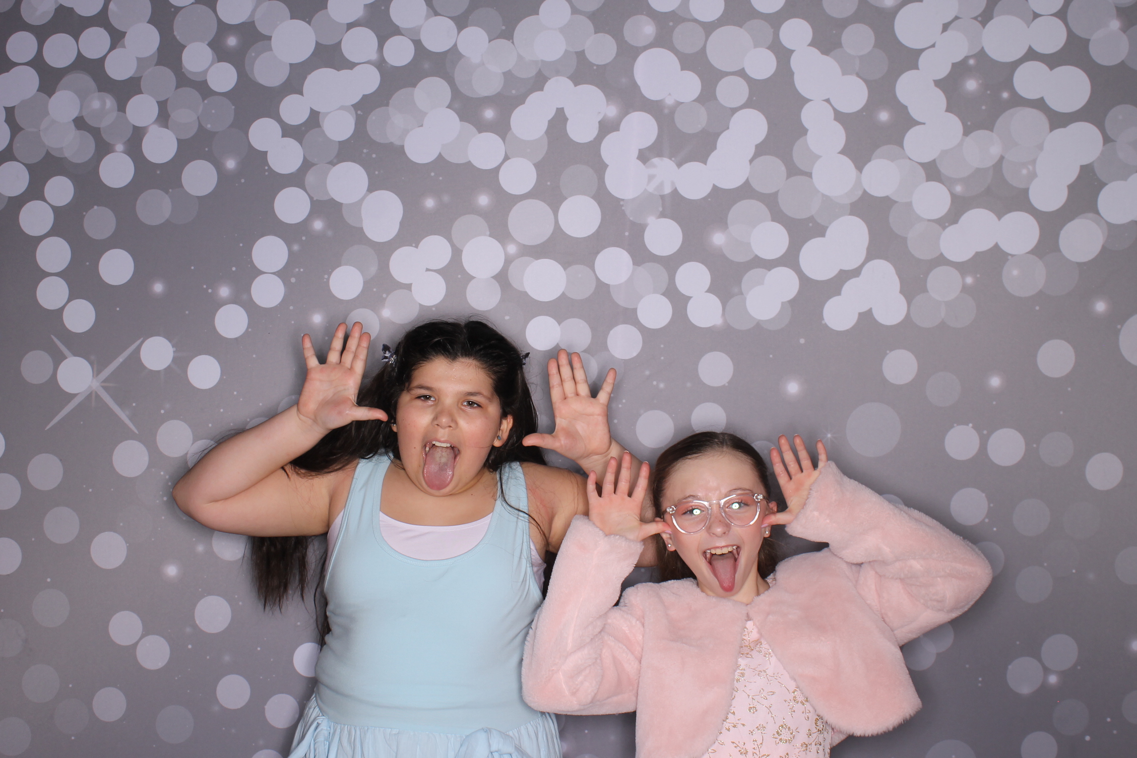 Brookwood Enchanted Father/Daughter Dance | View more photos from the event at gallery.photoboothcincy.com/u/PhotoBoothCincy/Brookwood-Enchanted-FatherDaughter-Dance