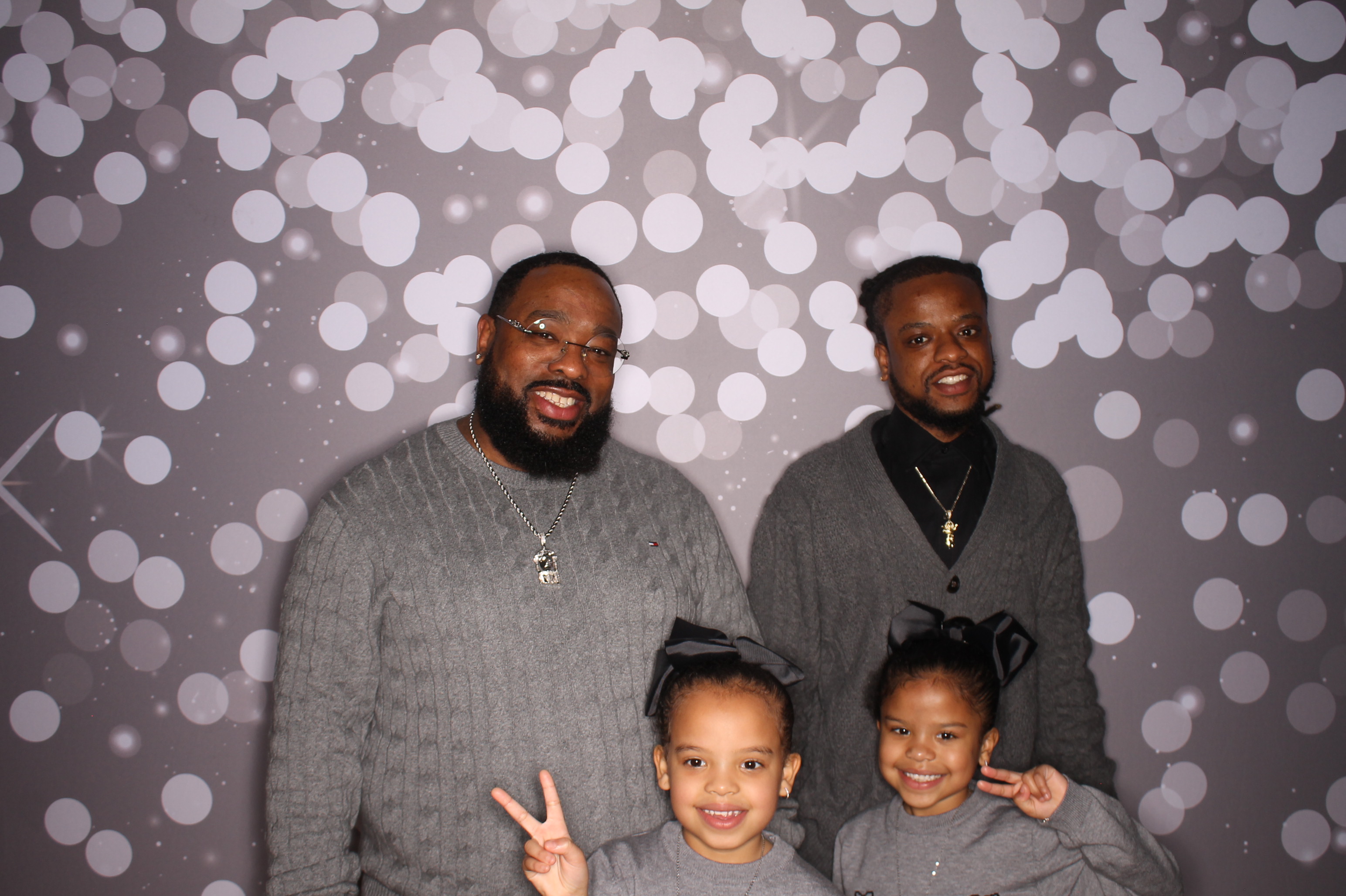 Brookwood Enchanted Father/Daughter Dance | View more photos from the event at gallery.photoboothcincy.com/u/PhotoBoothCincy/Brookwood-Enchanted-FatherDaughter-Dance