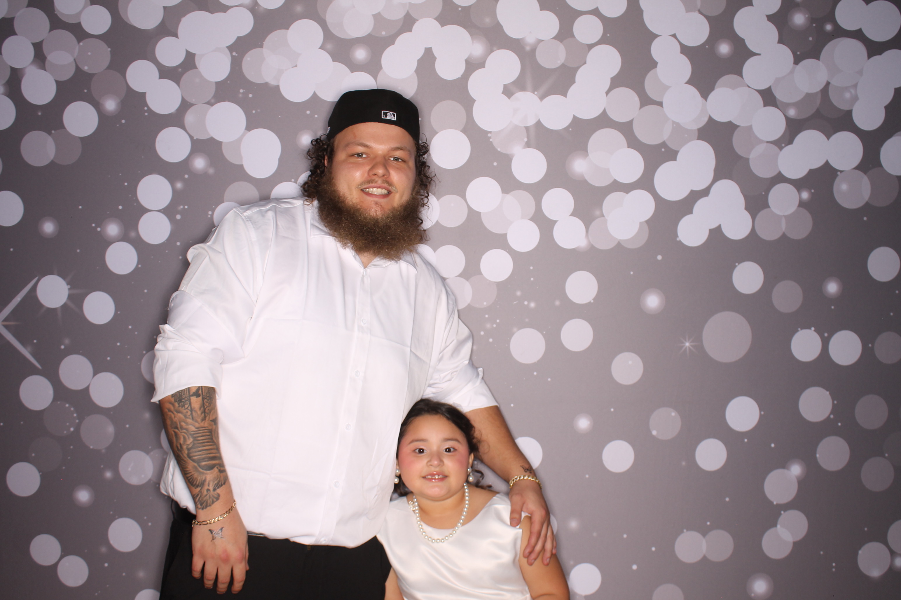 Brookwood Enchanted Father/Daughter Dance | View more photos from the event at gallery.photoboothcincy.com/u/PhotoBoothCincy/Brookwood-Enchanted-FatherDaughter-Dance