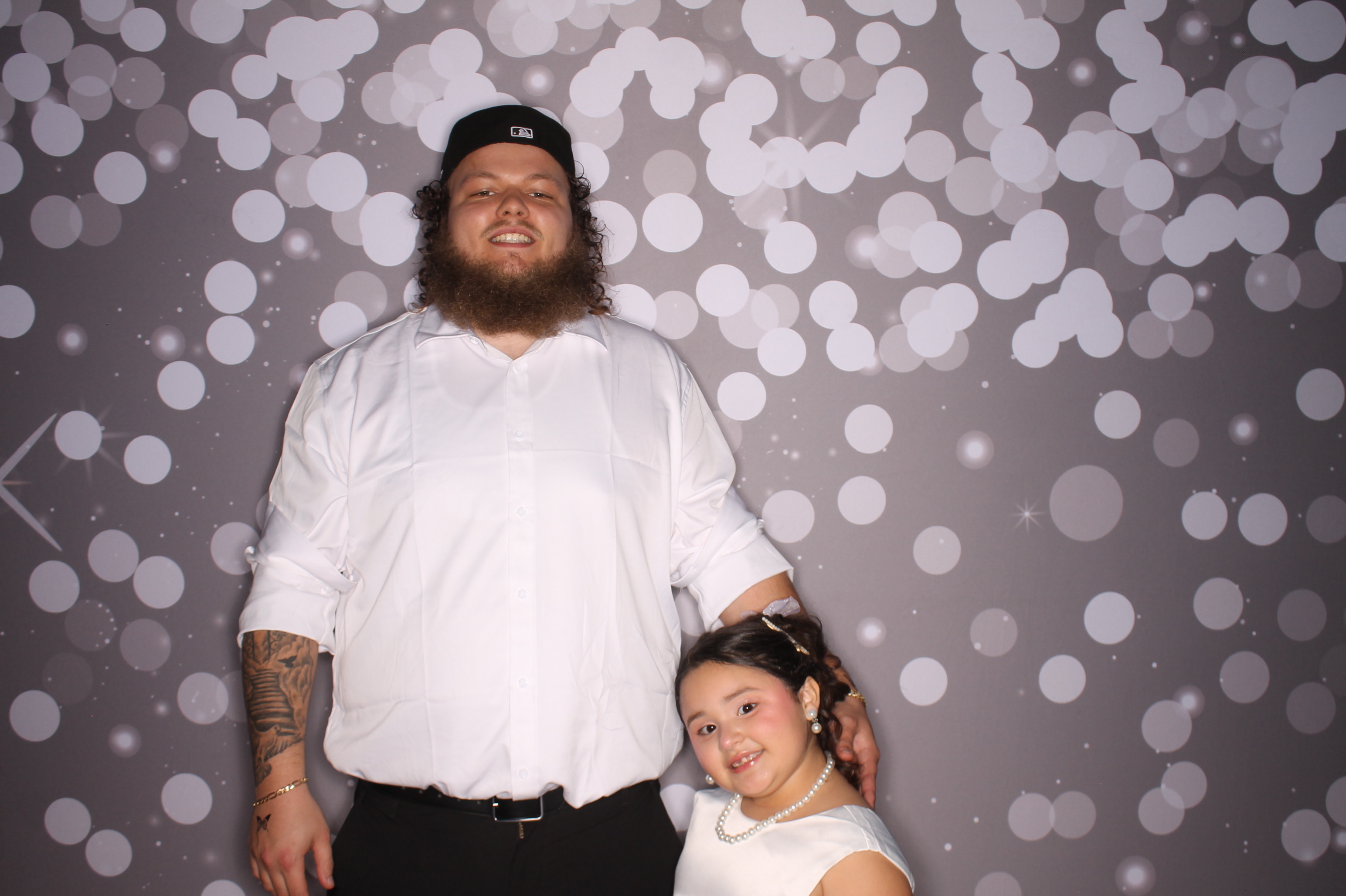 Brookwood Enchanted Father/Daughter Dance | View more photos from the event at gallery.photoboothcincy.com/u/PhotoBoothCincy/Brookwood-Enchanted-FatherDaughter-Dance