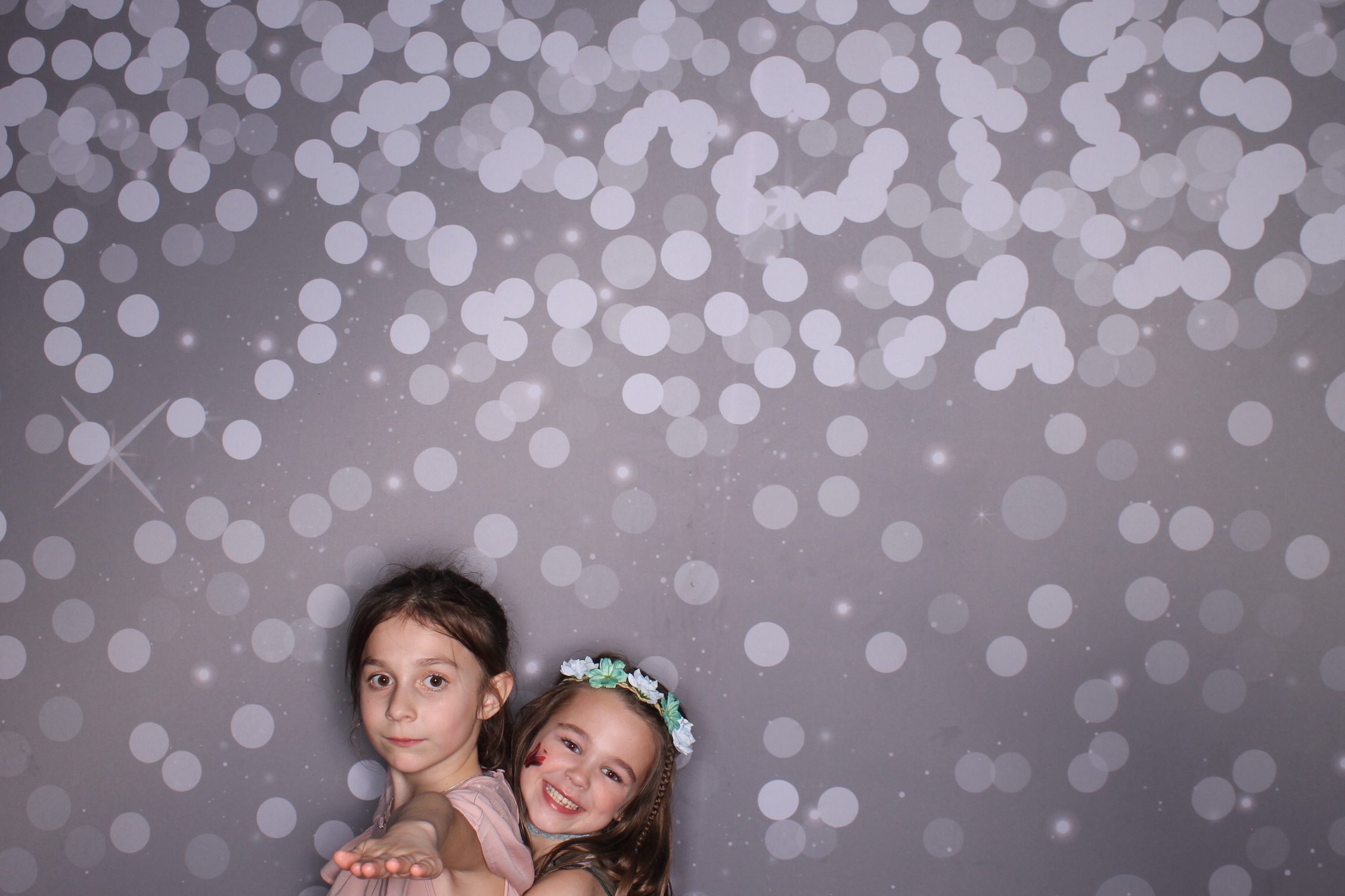 Brookwood Enchanted Father/Daughter Dance | View more photos from the event at gallery.photoboothcincy.com/u/PhotoBoothCincy/Brookwood-Enchanted-FatherDaughter-Dance