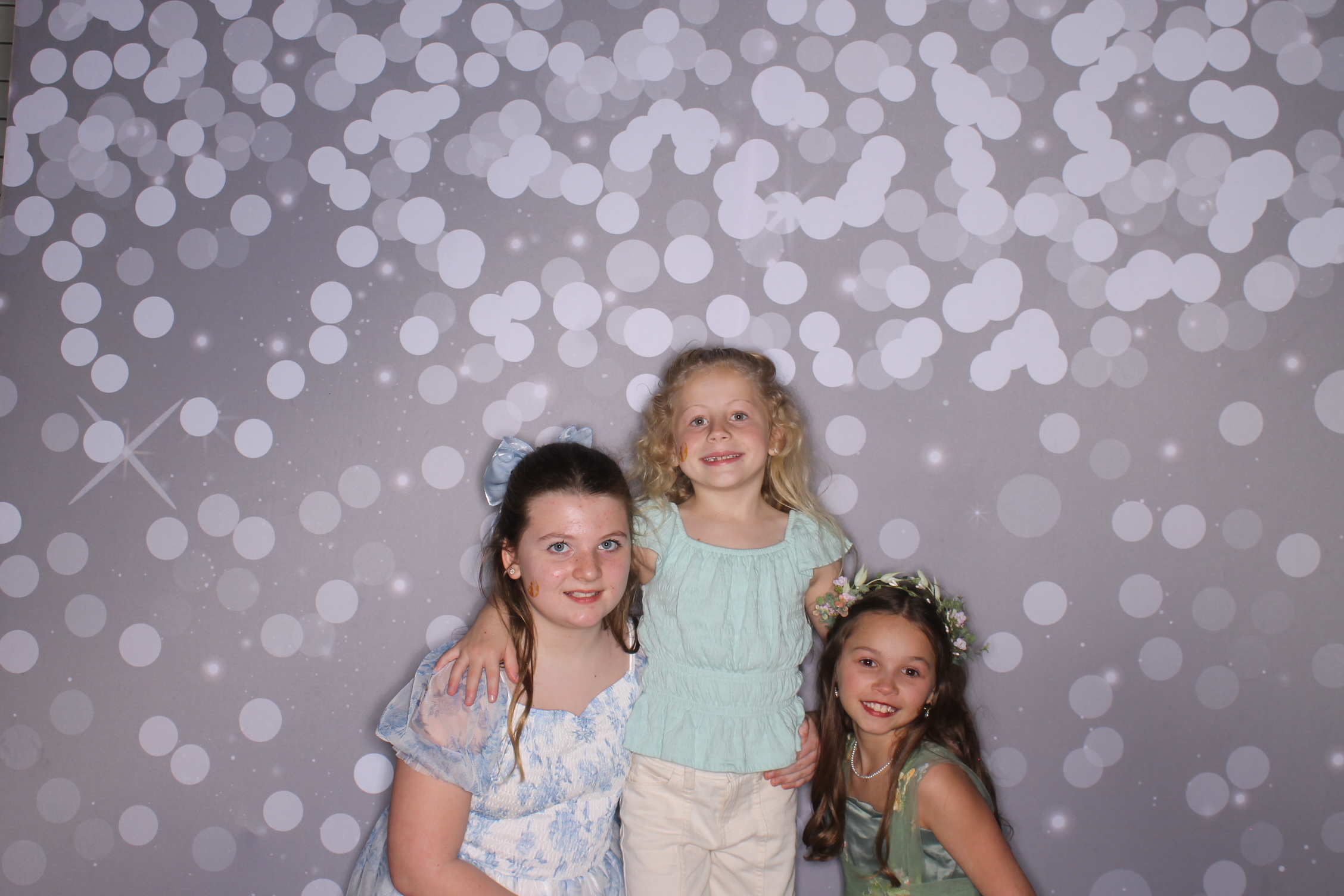 Brookwood Enchanted Father/Daughter Dance | View more photos from the event at gallery.photoboothcincy.com/u/PhotoBoothCincy/Brookwood-Enchanted-FatherDaughter-Dance