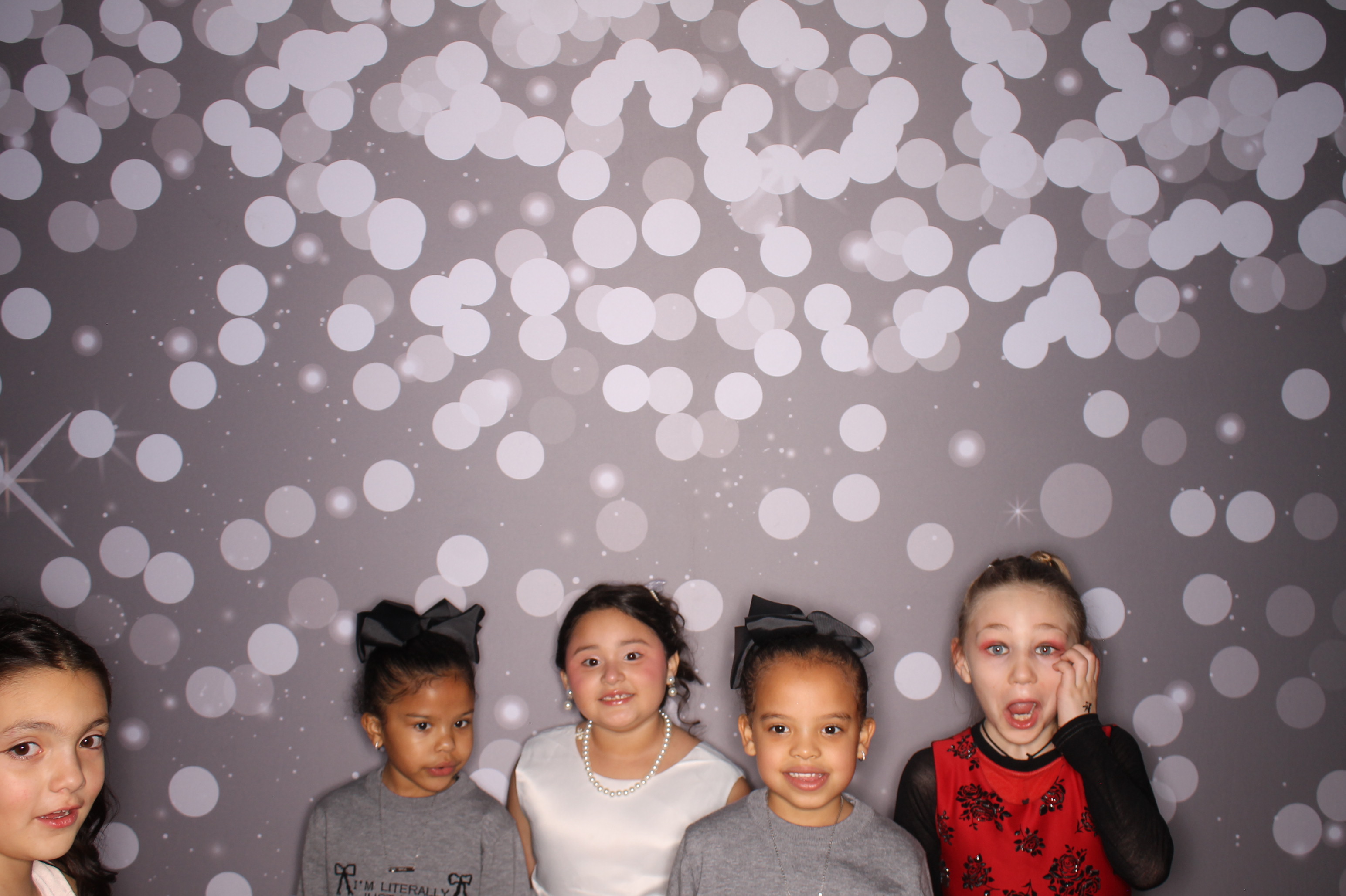 Brookwood Enchanted Father/Daughter Dance | View more photos from the event at gallery.photoboothcincy.com/u/PhotoBoothCincy/Brookwood-Enchanted-FatherDaughter-Dance