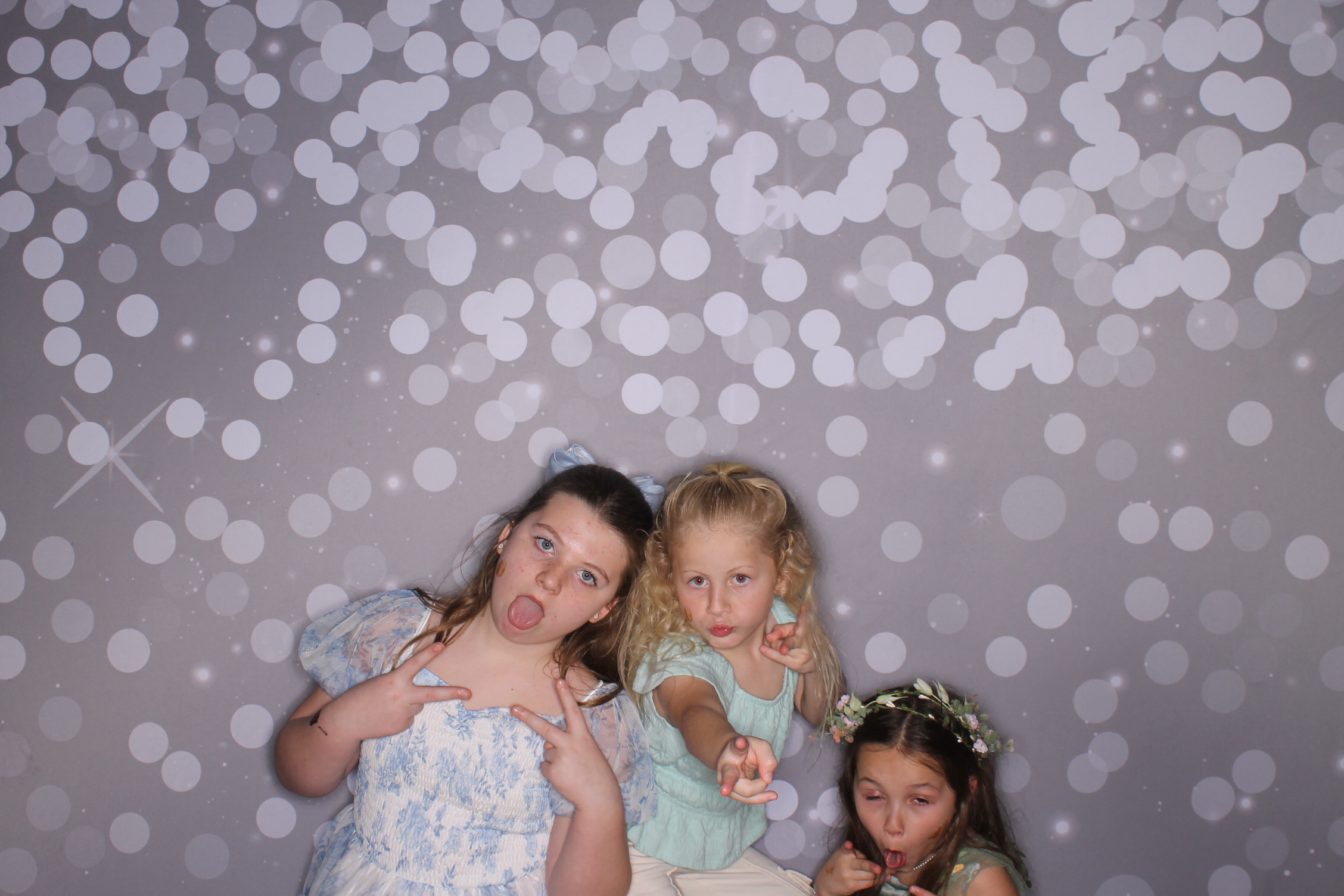 Brookwood Enchanted Father/Daughter Dance | View more photos from the event at gallery.photoboothcincy.com/u/PhotoBoothCincy/Brookwood-Enchanted-FatherDaughter-Dance