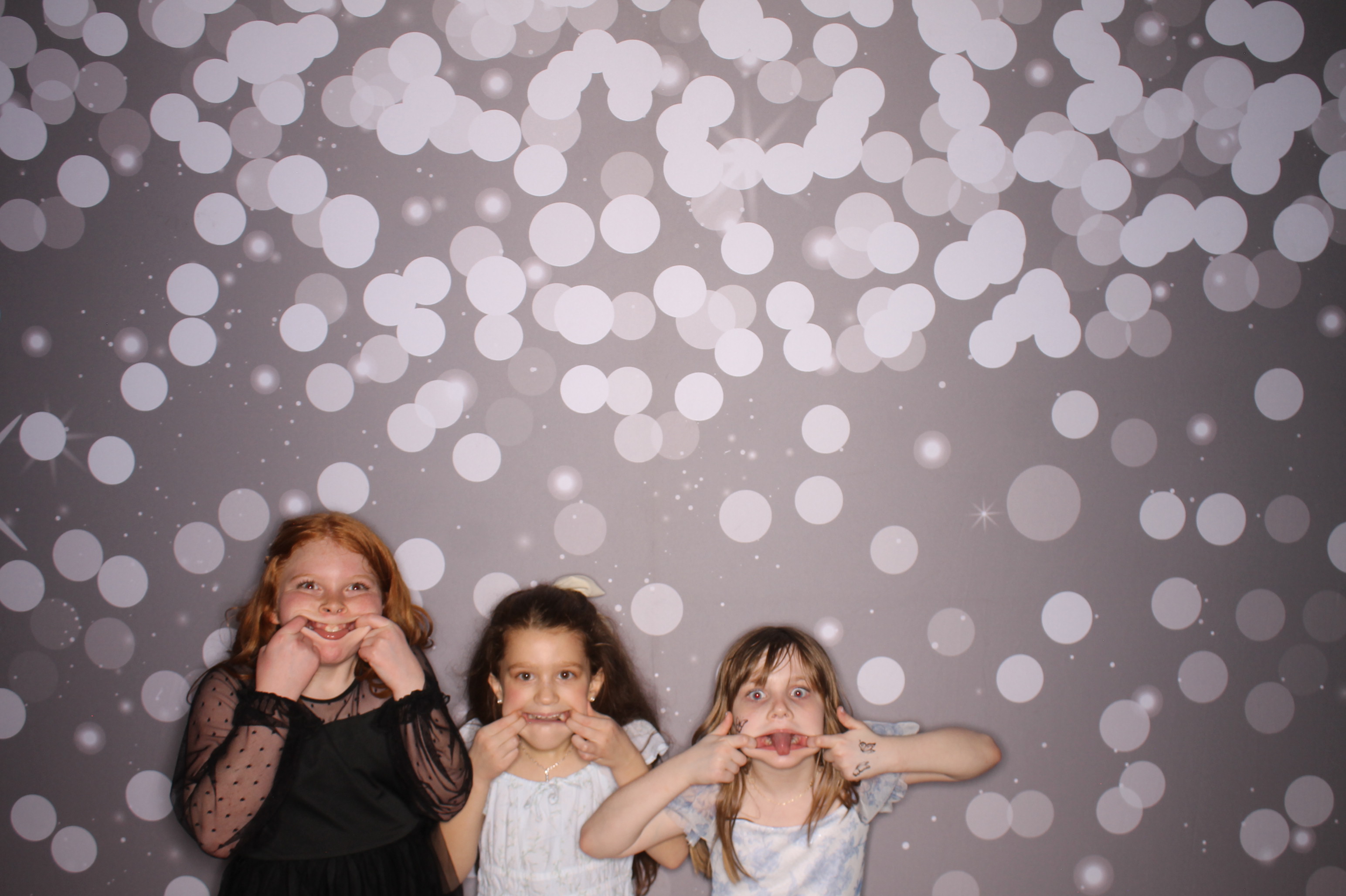 Brookwood Enchanted Father/Daughter Dance | View more photos from the event at gallery.photoboothcincy.com/u/PhotoBoothCincy/Brookwood-Enchanted-FatherDaughter-Dance