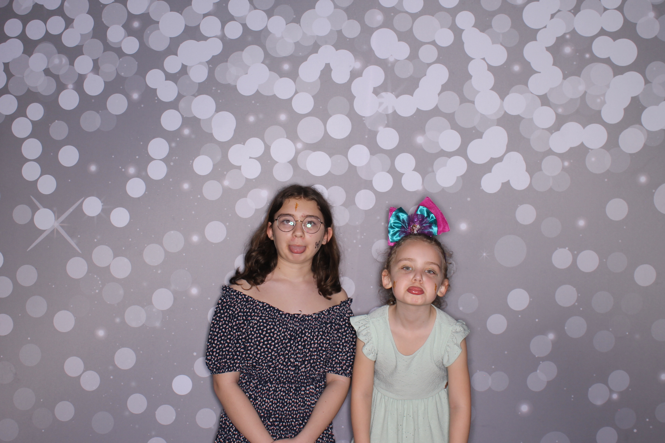 Brookwood Enchanted Father/Daughter Dance | View more photos from the event at gallery.photoboothcincy.com/u/PhotoBoothCincy/Brookwood-Enchanted-FatherDaughter-Dance