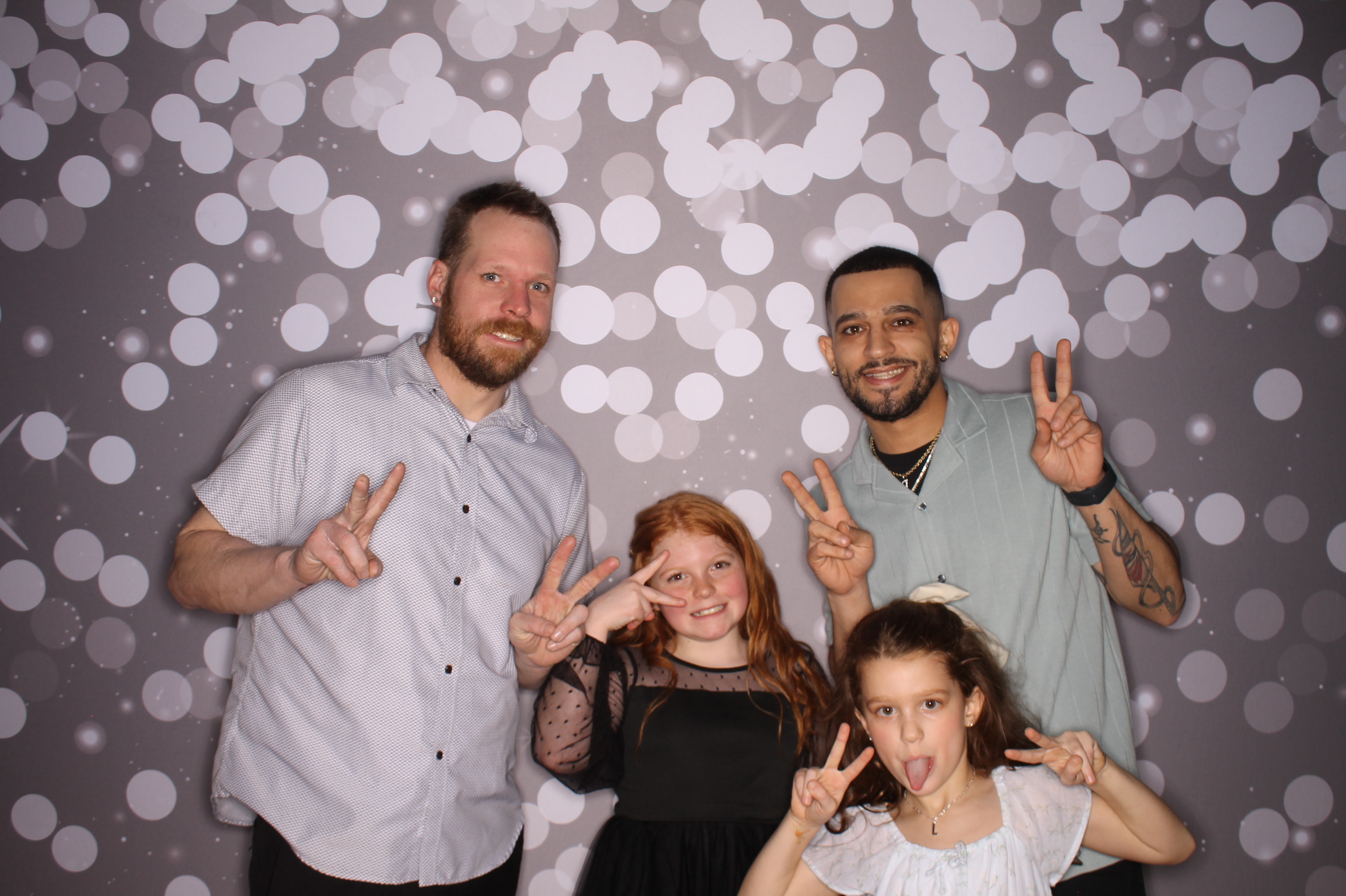Brookwood Enchanted Father/Daughter Dance | View more photos from the event at gallery.photoboothcincy.com/u/PhotoBoothCincy/Brookwood-Enchanted-FatherDaughter-Dance