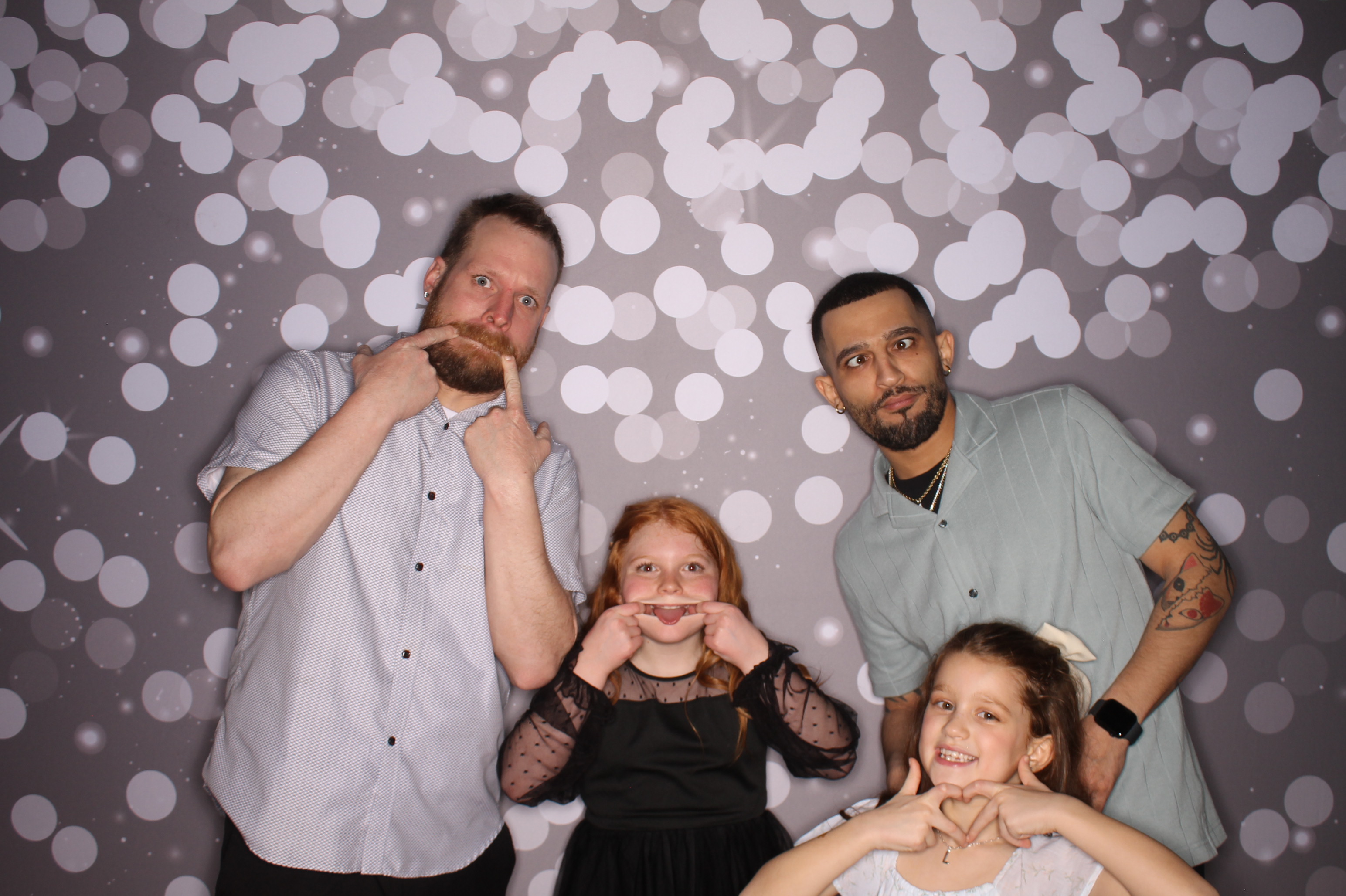 Brookwood Enchanted Father/Daughter Dance | View more photos from the event at gallery.photoboothcincy.com/u/PhotoBoothCincy/Brookwood-Enchanted-FatherDaughter-Dance