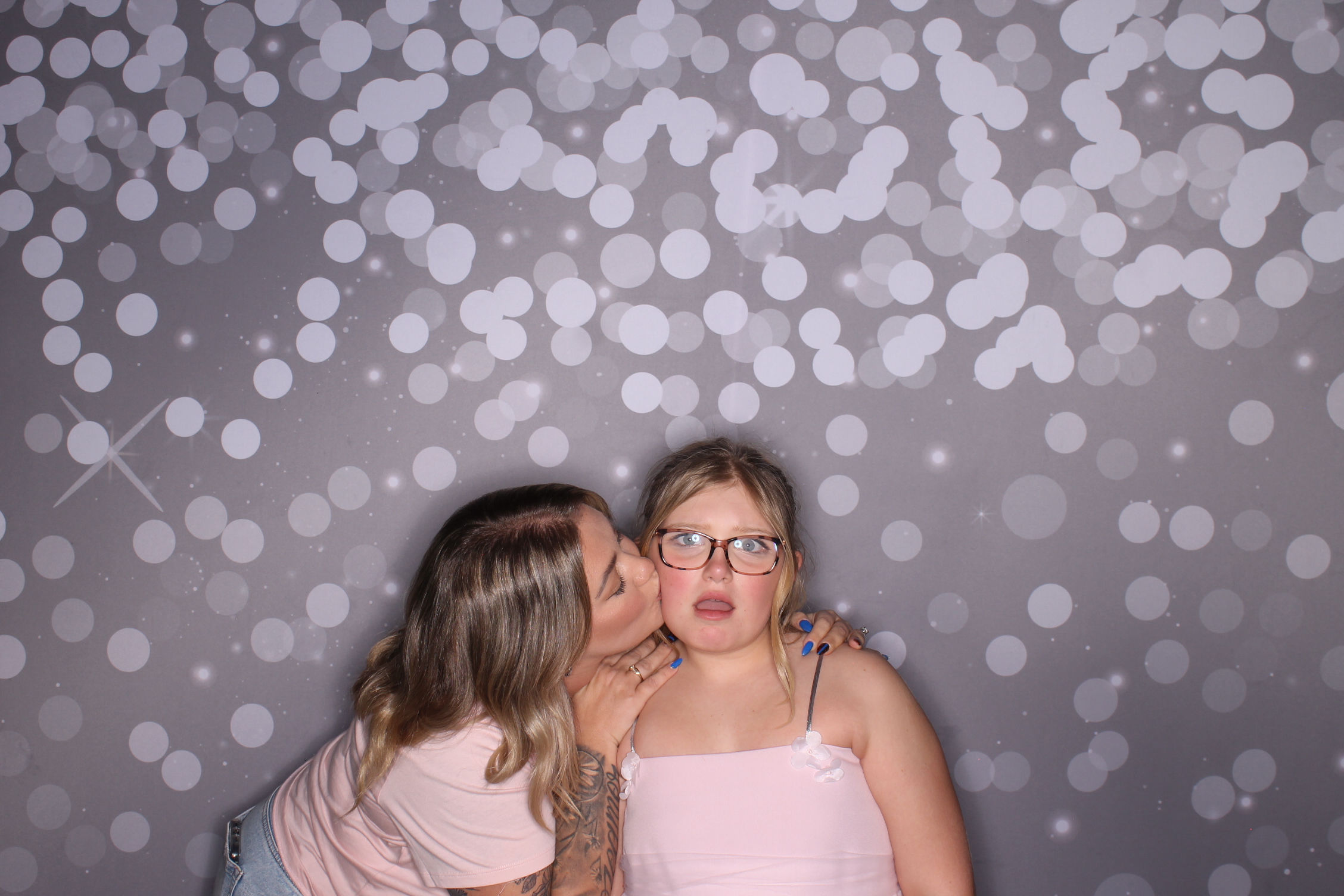 Brookwood Enchanted Father/Daughter Dance | View more photos from the event at gallery.photoboothcincy.com/u/PhotoBoothCincy/Brookwood-Enchanted-FatherDaughter-Dance