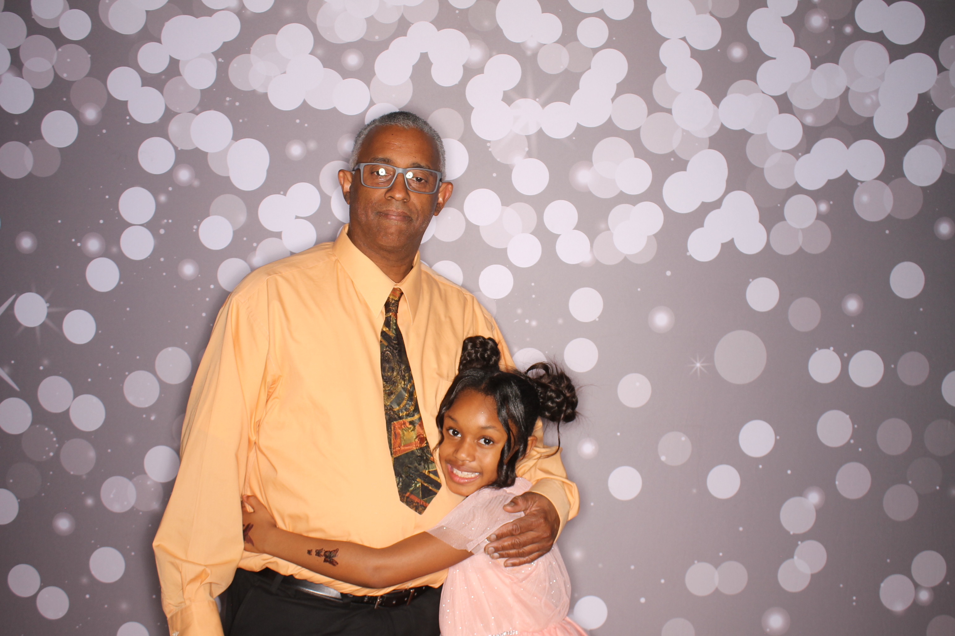 Brookwood Enchanted Father/Daughter Dance | View more photos from the event at gallery.photoboothcincy.com/u/PhotoBoothCincy/Brookwood-Enchanted-FatherDaughter-Dance