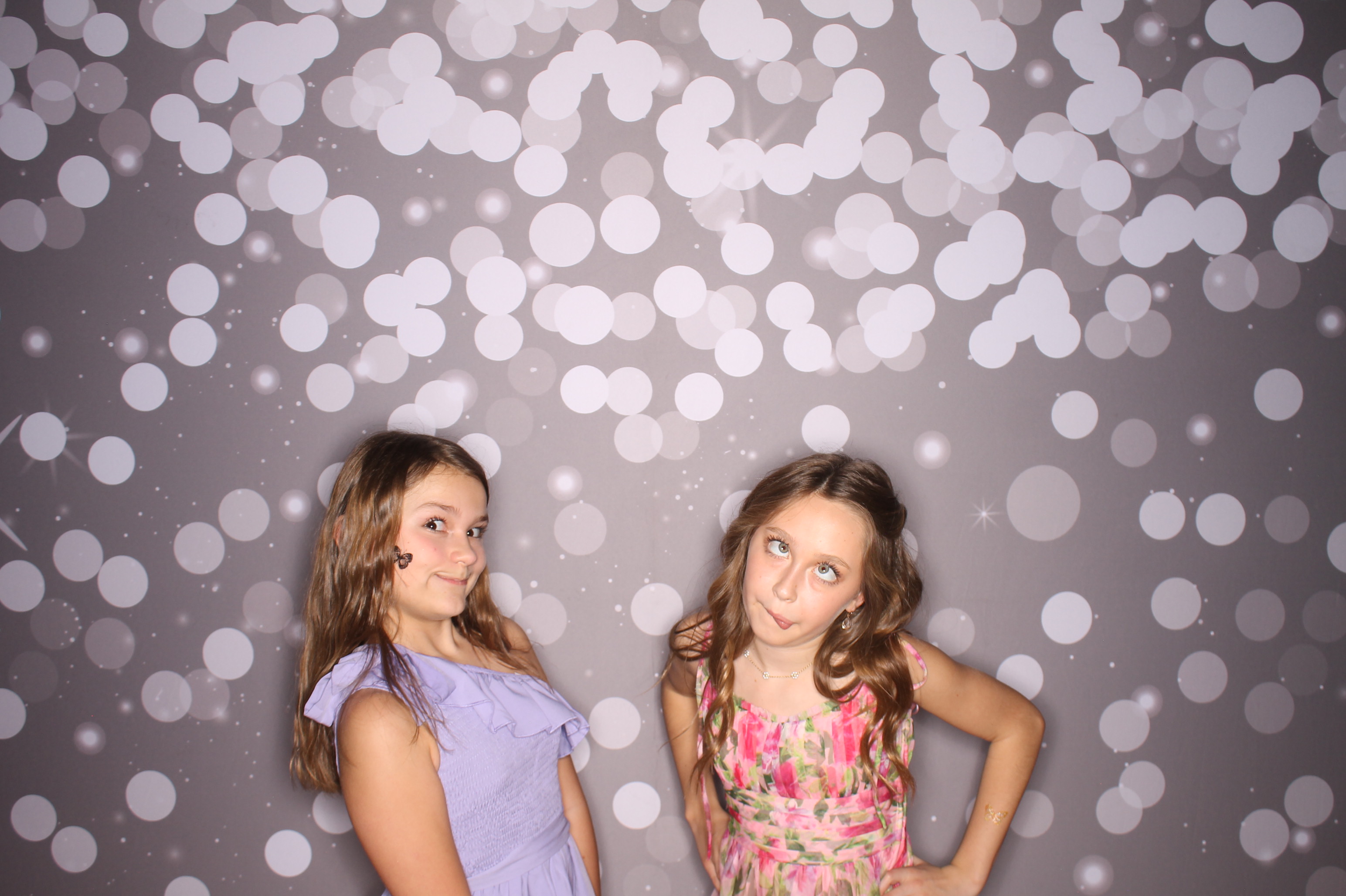 Brookwood Enchanted Father/Daughter Dance | View more photos from the event at gallery.photoboothcincy.com/u/PhotoBoothCincy/Brookwood-Enchanted-FatherDaughter-Dance