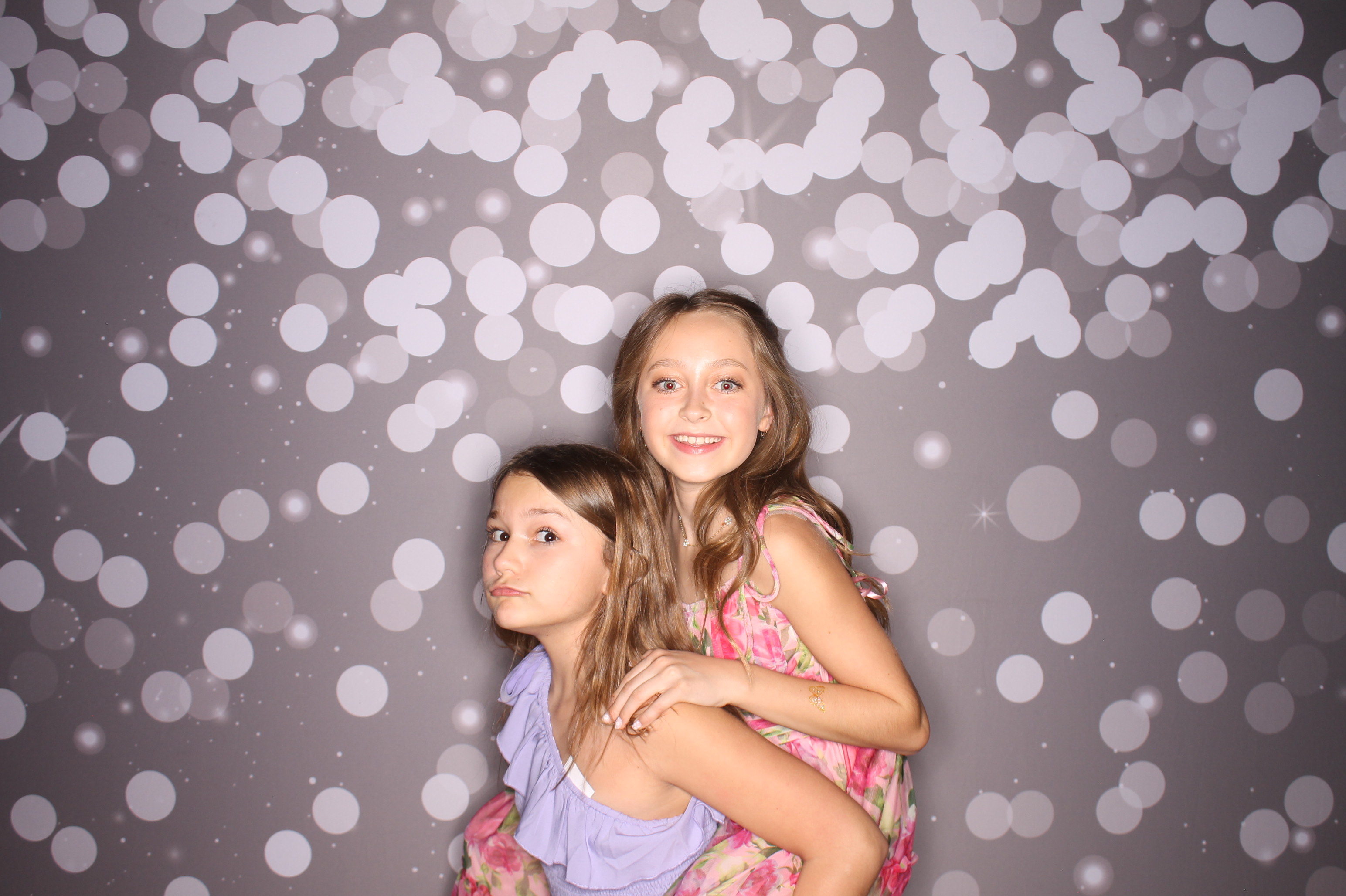 Brookwood Enchanted Father/Daughter Dance | View more photos from the event at gallery.photoboothcincy.com/u/PhotoBoothCincy/Brookwood-Enchanted-FatherDaughter-Dance