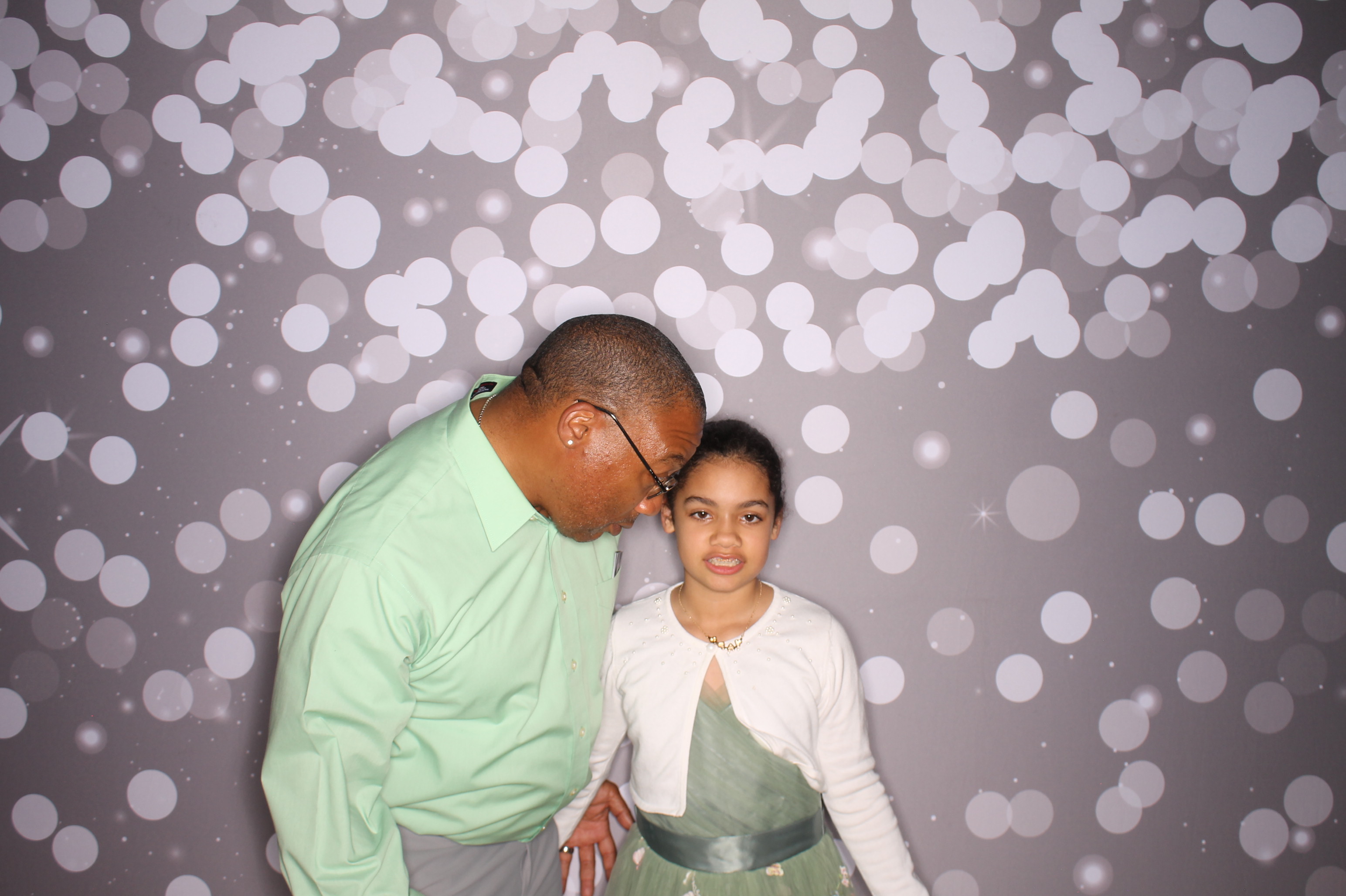Brookwood Enchanted Father/Daughter Dance | View more photos from the event at gallery.photoboothcincy.com/u/PhotoBoothCincy/Brookwood-Enchanted-FatherDaughter-Dance