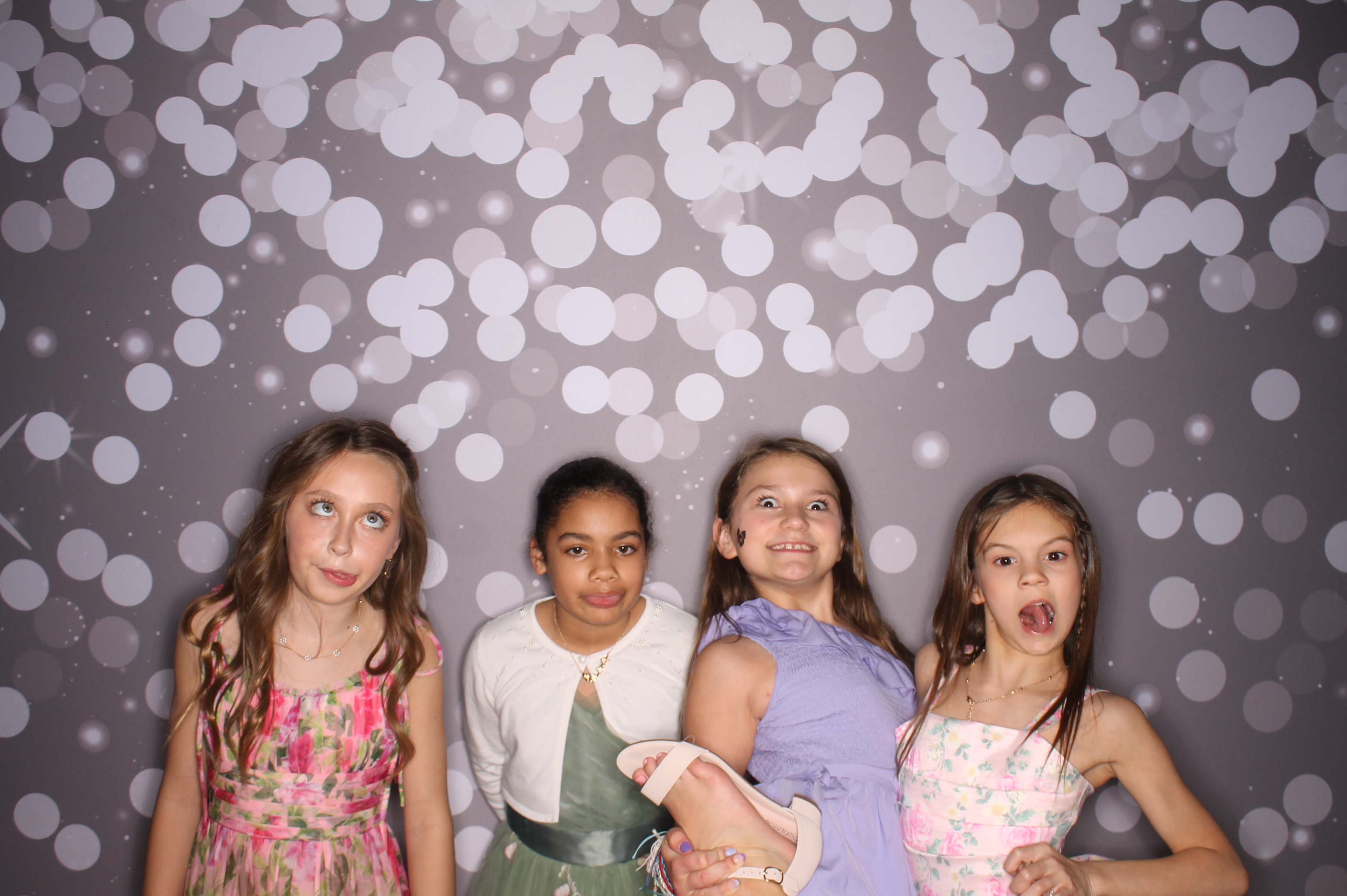 Brookwood Enchanted Father/Daughter Dance | View more photos from the event at gallery.photoboothcincy.com/u/PhotoBoothCincy/Brookwood-Enchanted-FatherDaughter-Dance