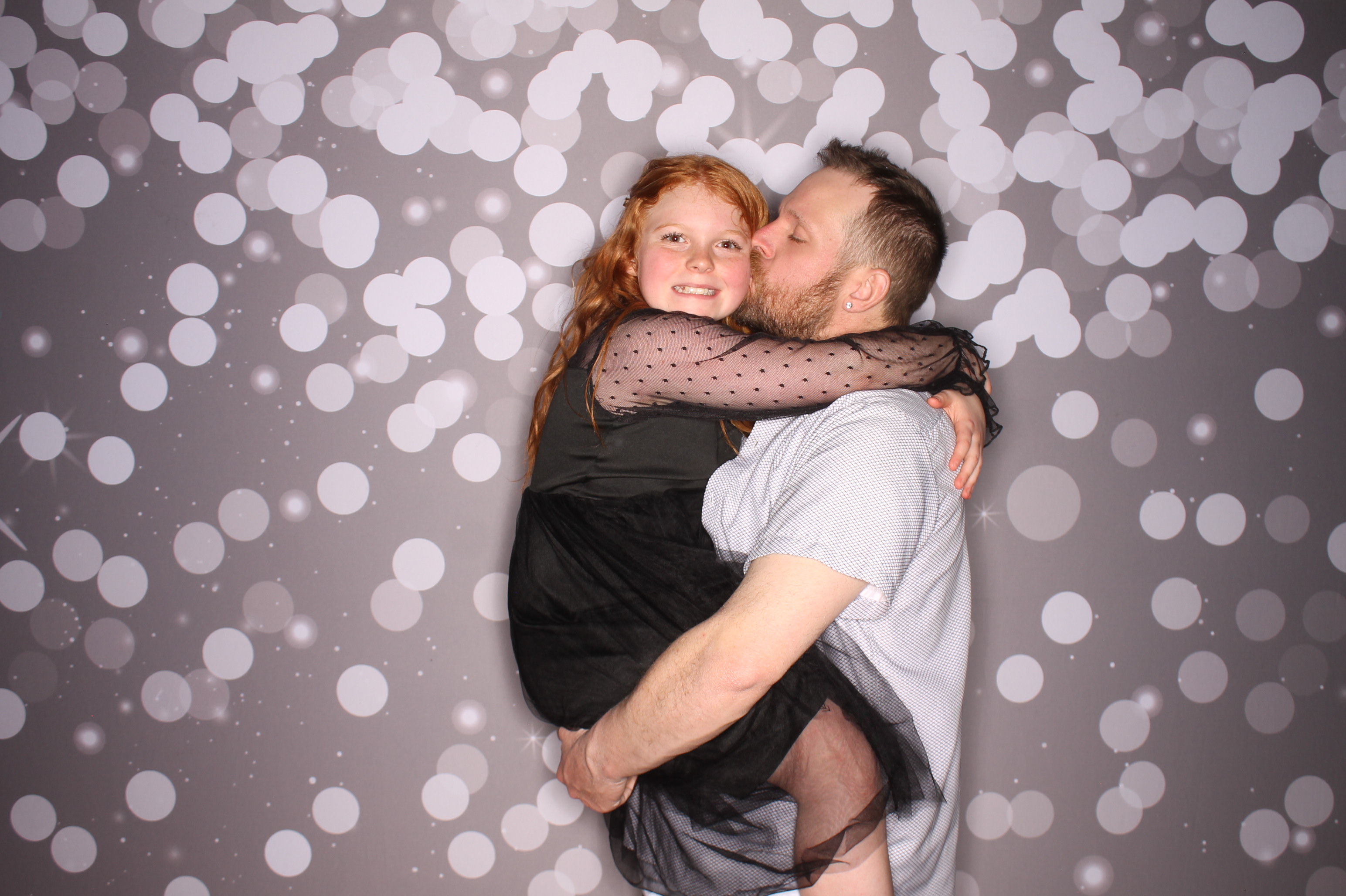 Brookwood Enchanted Father/Daughter Dance | View more photos from the event at gallery.photoboothcincy.com/u/PhotoBoothCincy/Brookwood-Enchanted-FatherDaughter-Dance